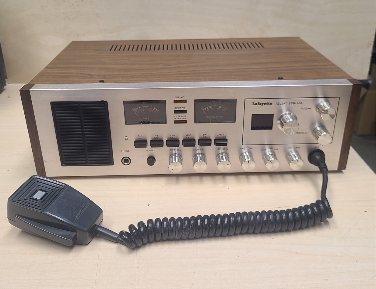 Vintage Lafayette Telsat SSB-140 CB Base Station 40 Channel