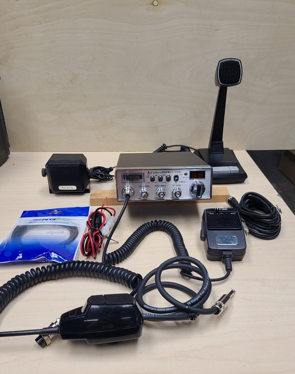 Cobra 25LTDCLASSIC 40 Channel CB Radio Plus Extras