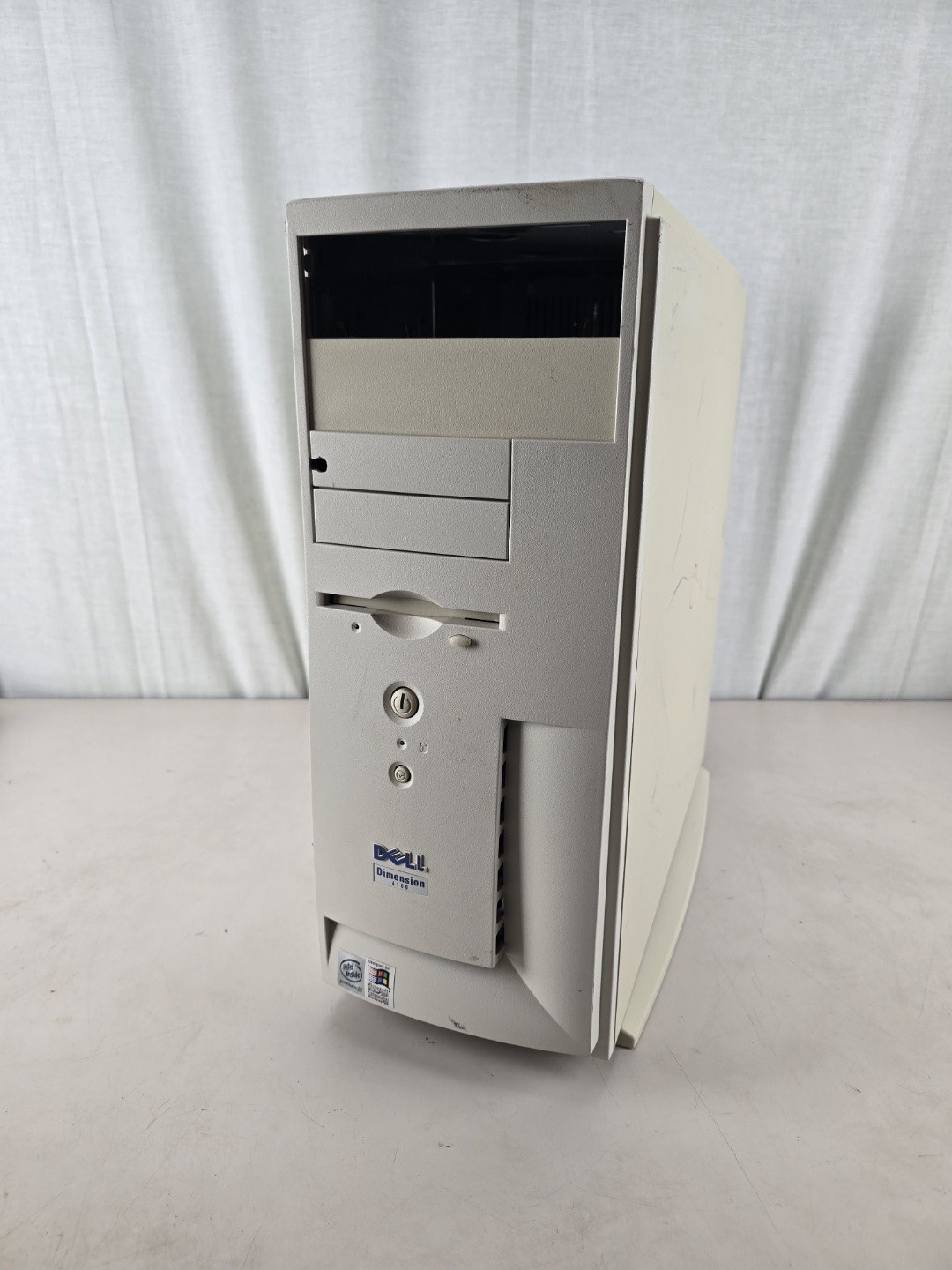 Vintage Dell Dimension 4100 PIII 866MHz 384MB 32MB Nvidia NO HDD / CD