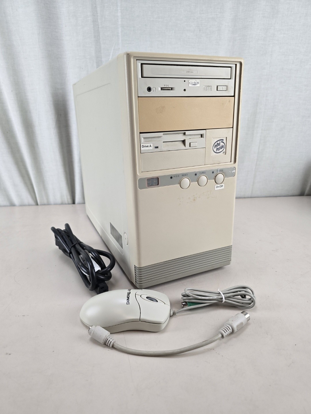 Vintage Clone PC Pentium 100MHz 32MB Ram 240MB HDD Windows 95