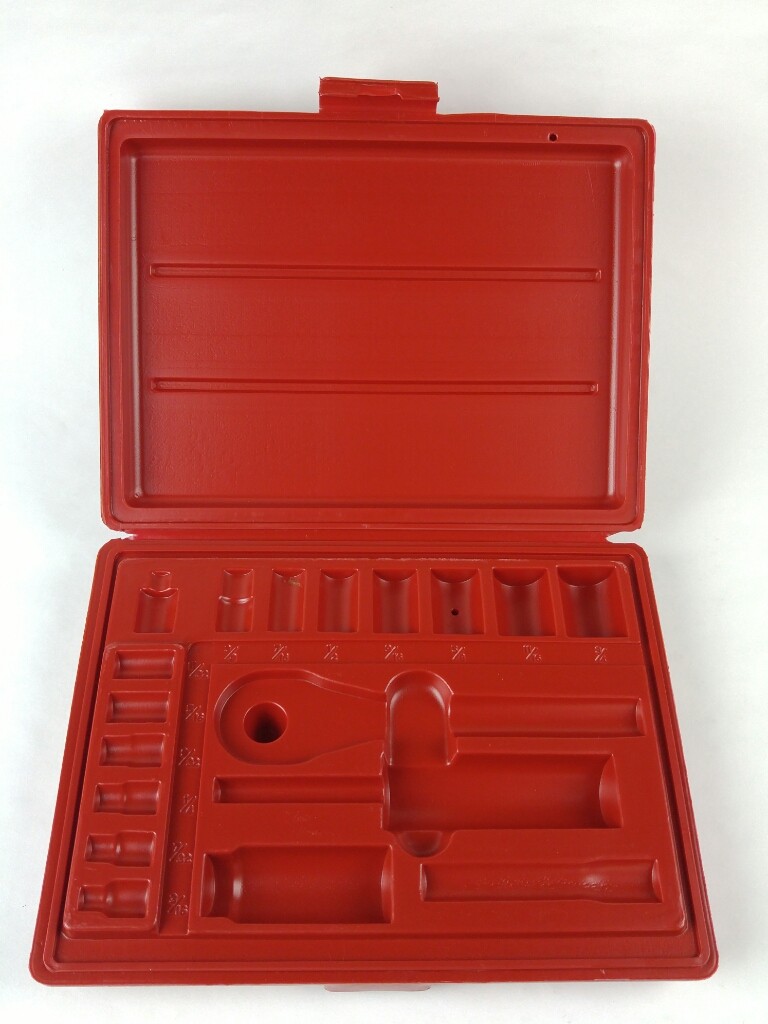 56 NEW Plastic 18 Piece 3/8" & 1/4" Drive Socket Set Case