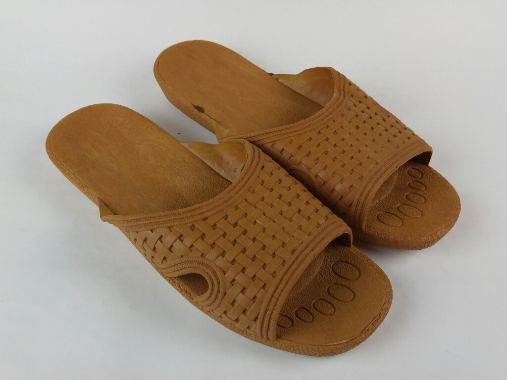 Mens Shower Shoes / Sandals Tan Size 12