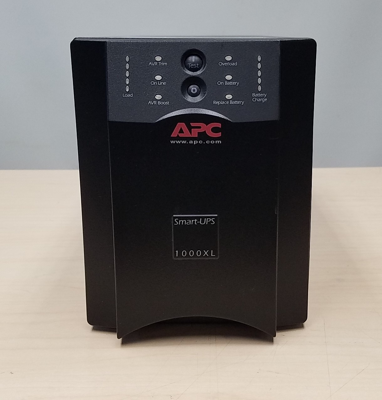 APC SUA1000XL Smart-UPS XL 1000 VA 800 Watts Needs Batteries