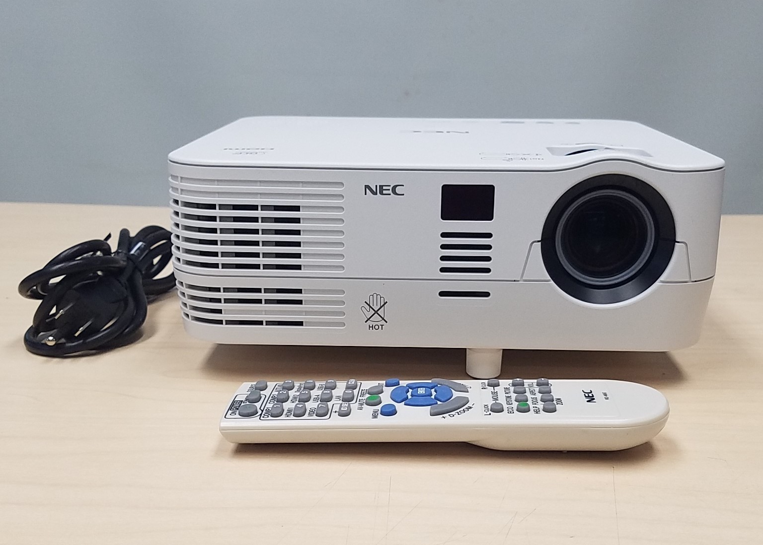 NEC NP-VE281 3D Ready DLP Projector