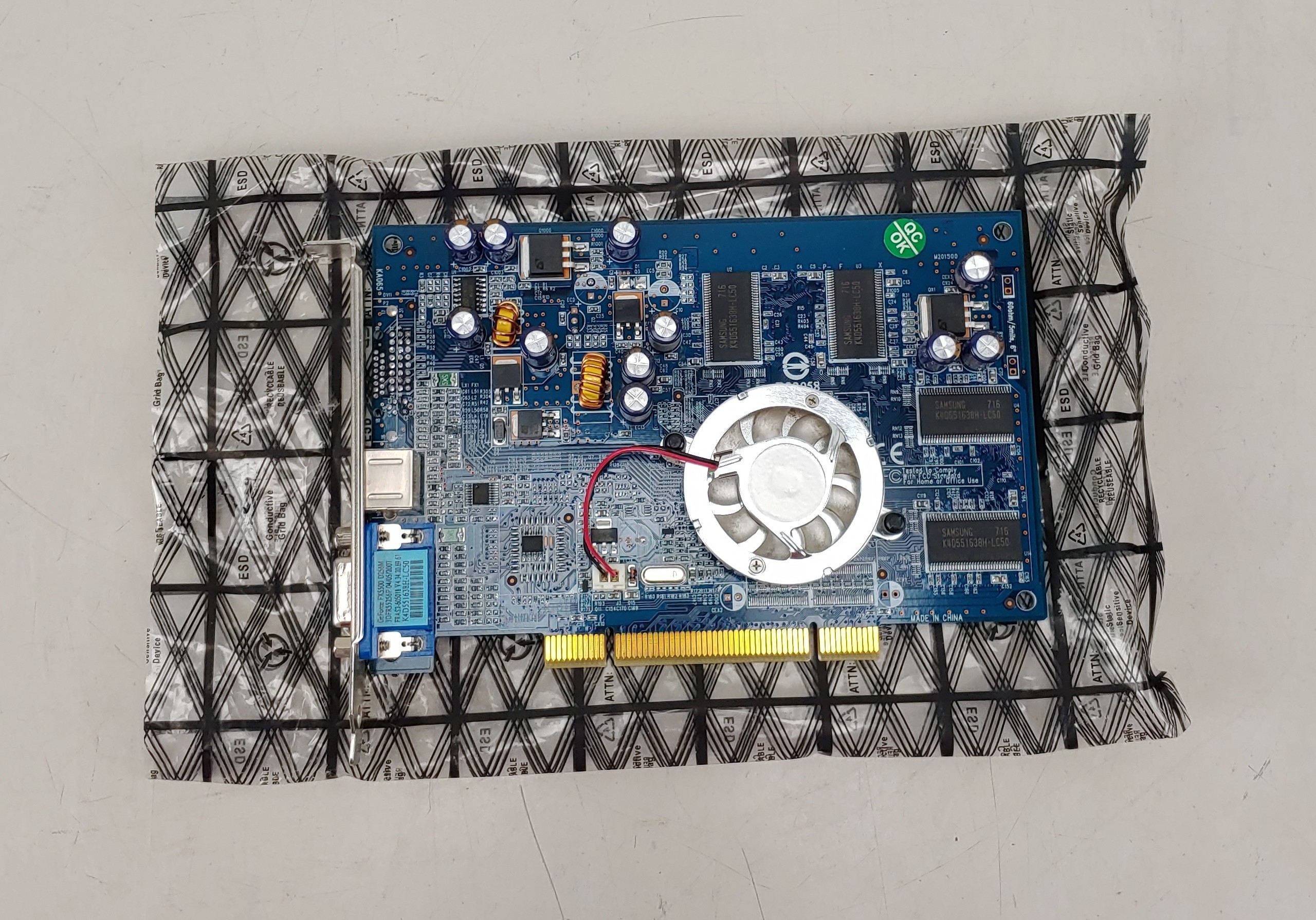 GeForce FX 5500 356 MB DDR PCI VGA S-VID BFG 3DFR55256P