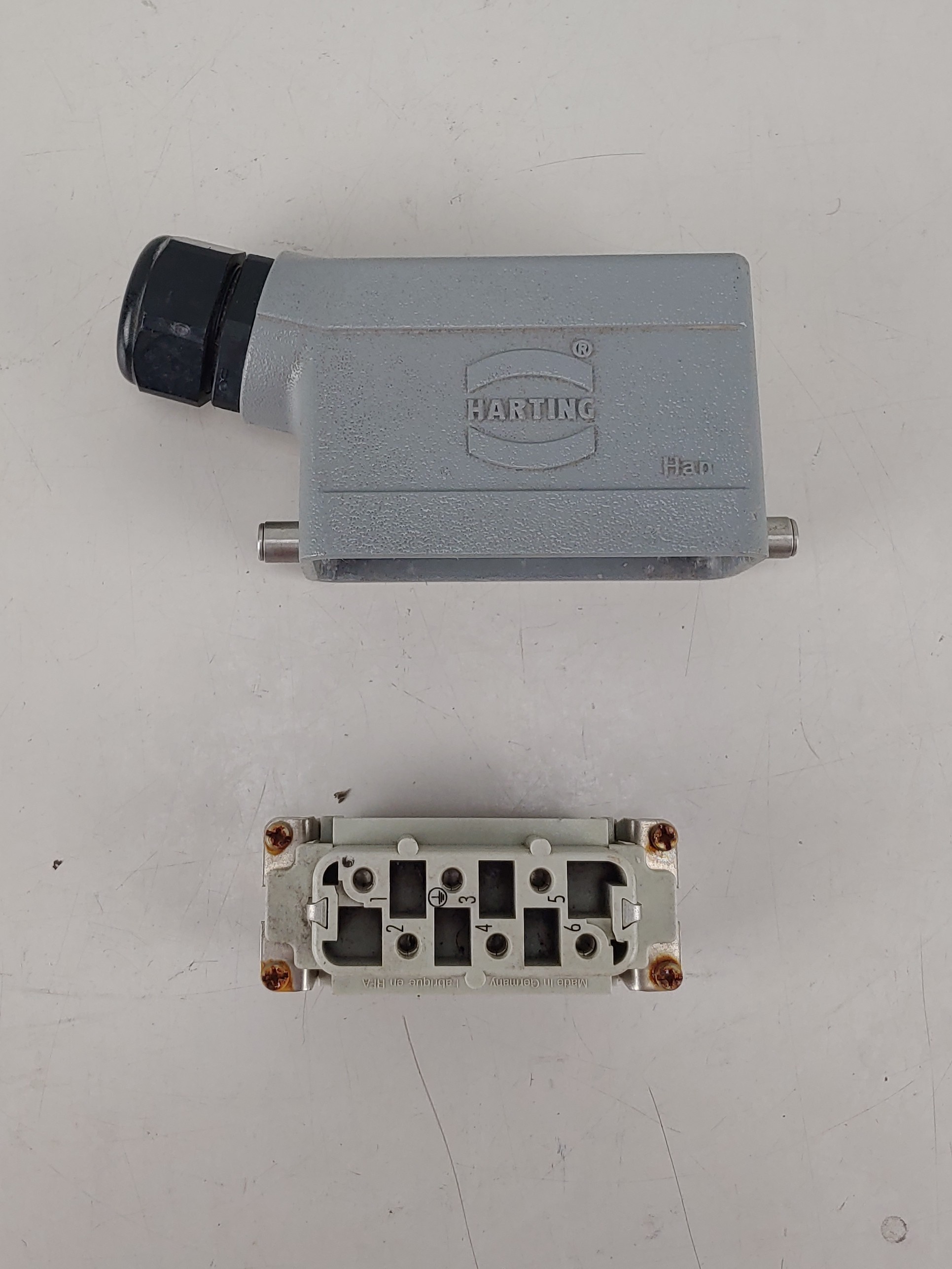 Harting HAN 6 HSB-F Connector w/ Cover