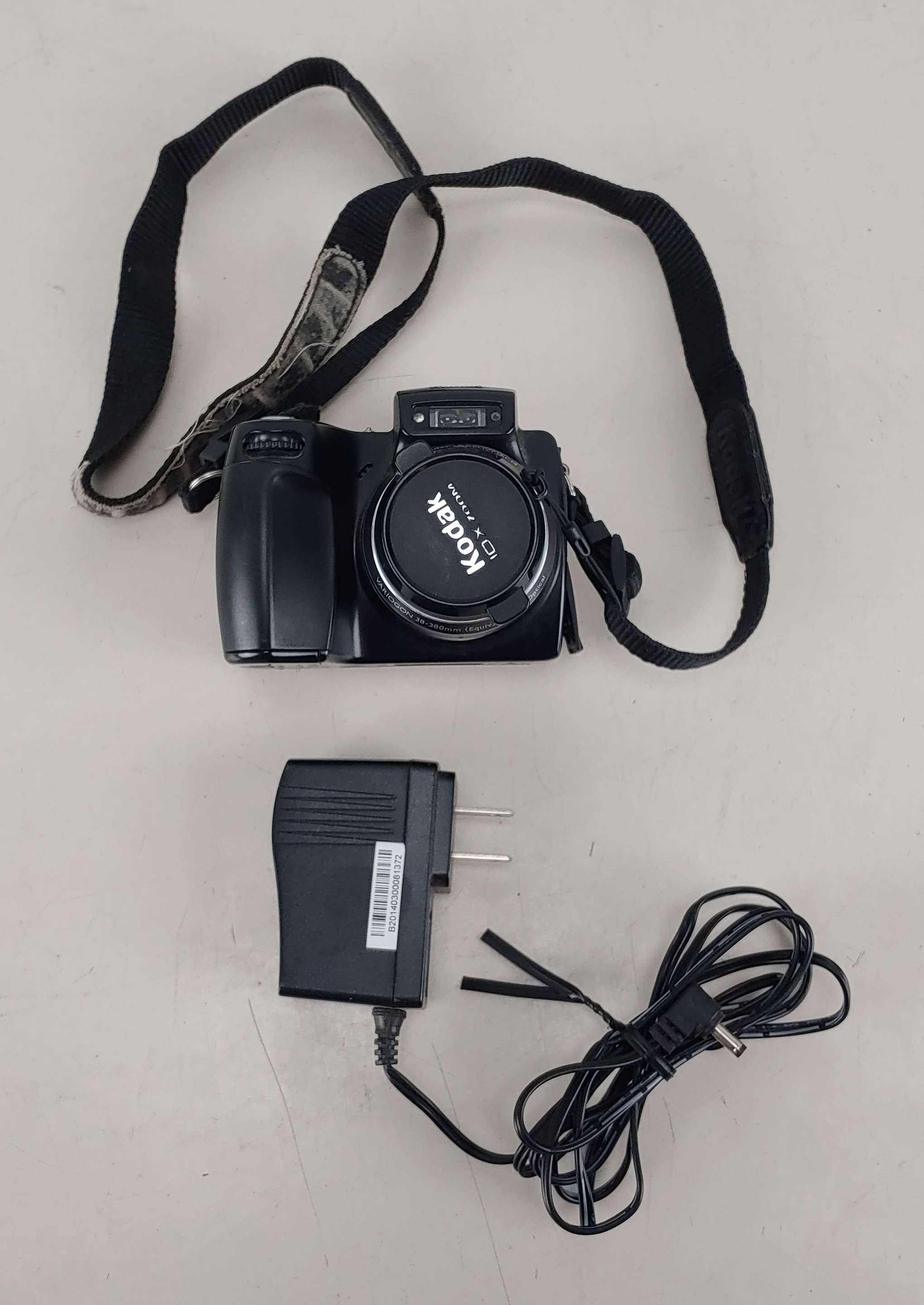 Kodak EasyShare DX7590 5.0 MP Digital Camera w/ Battery & Charger