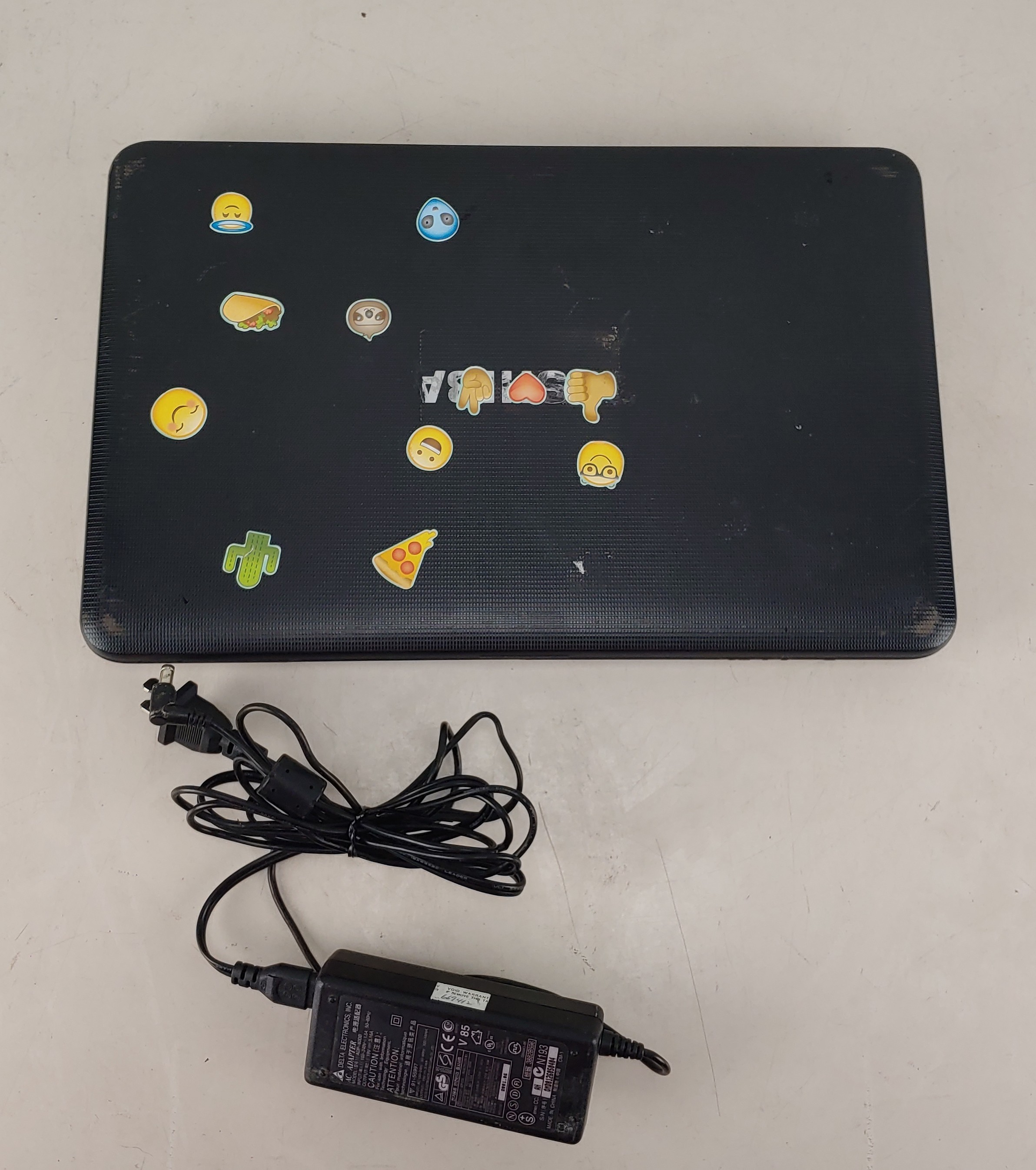FOR PARTS Toshiba AMD E-300 1.30GHz 8GB 250GB WIN 10 PRO