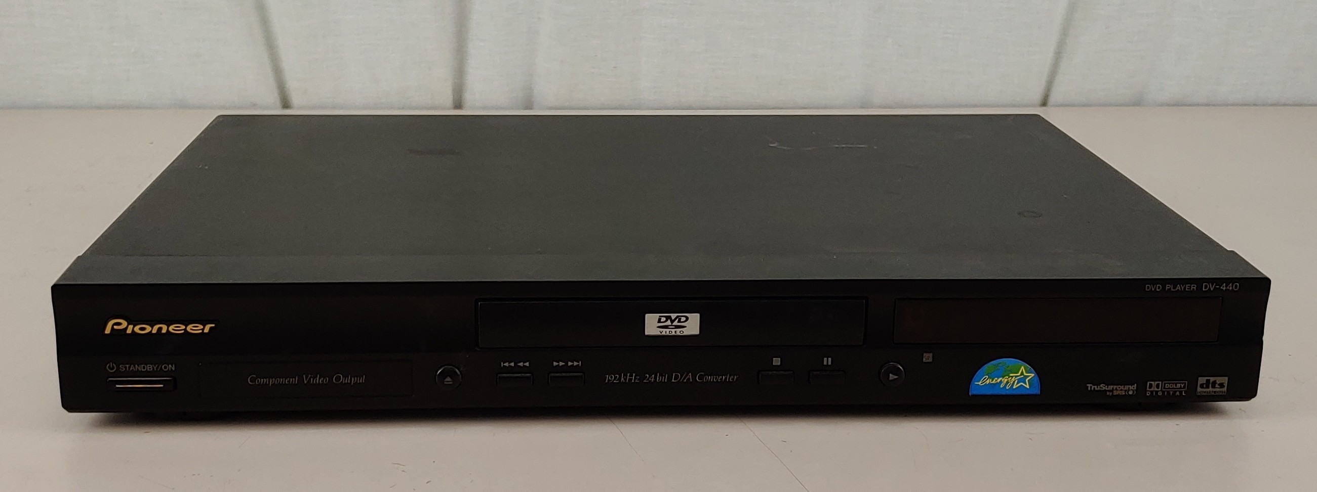 Pioneer DV 440 DVD and CD Player