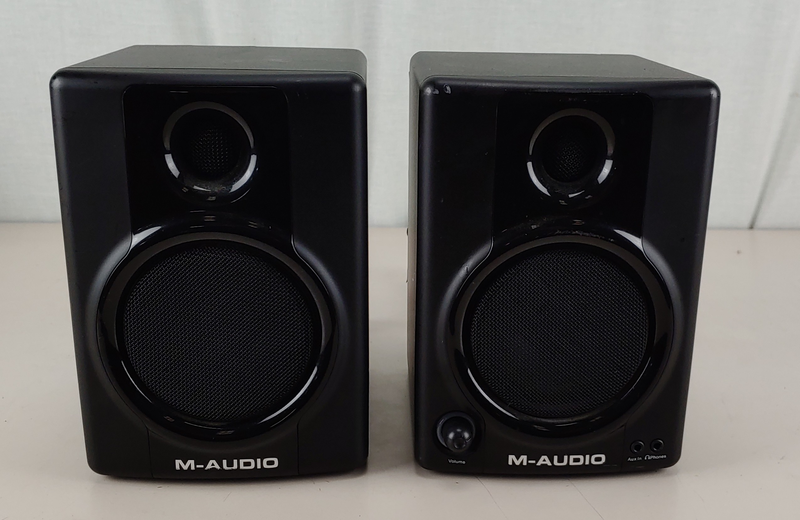 M-Audio AV30 Studiophile Speakers Pair