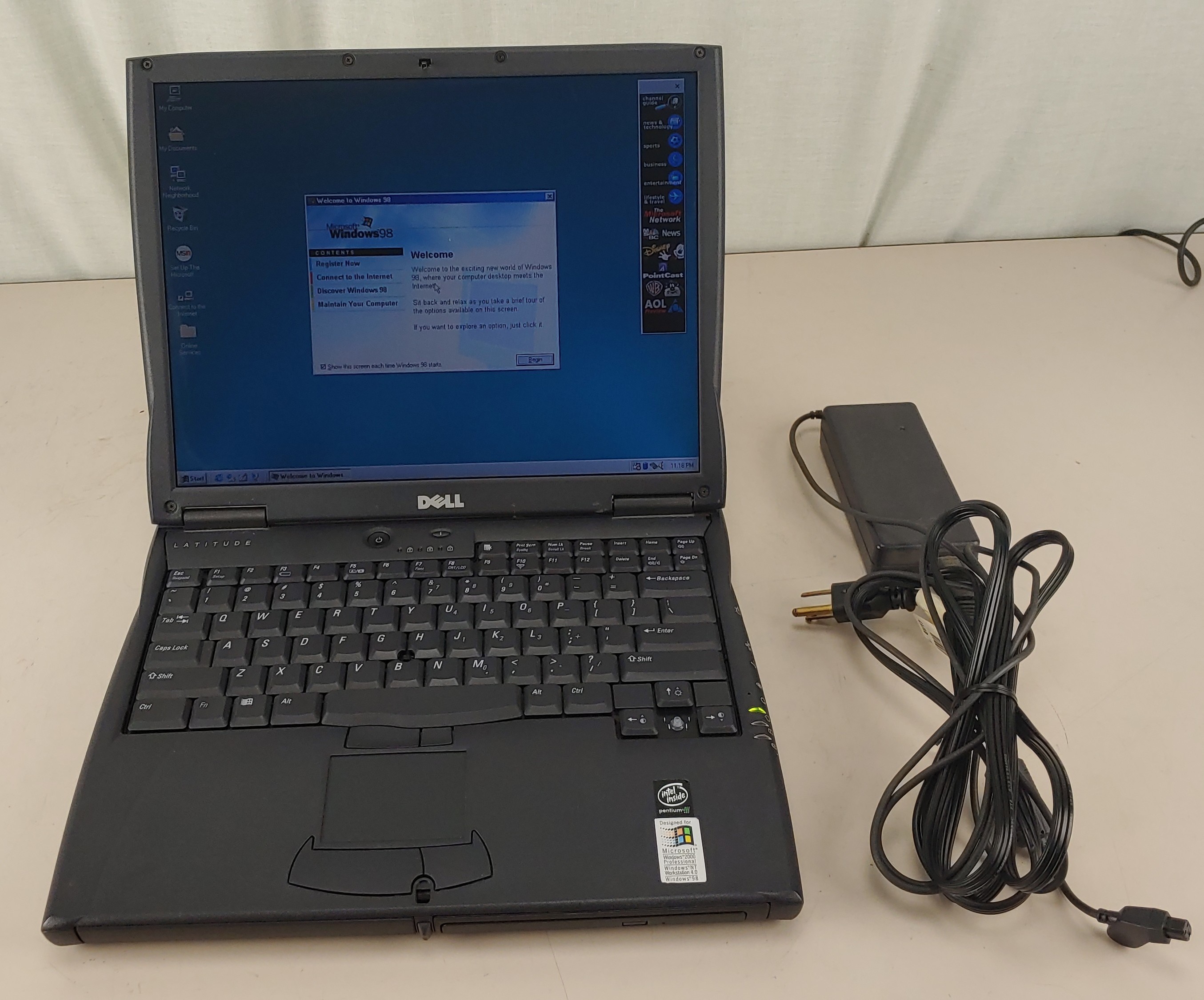 Dell Latitude C600 6GB HDD 192MB RAM Pentium III 750MHz Windows 98'