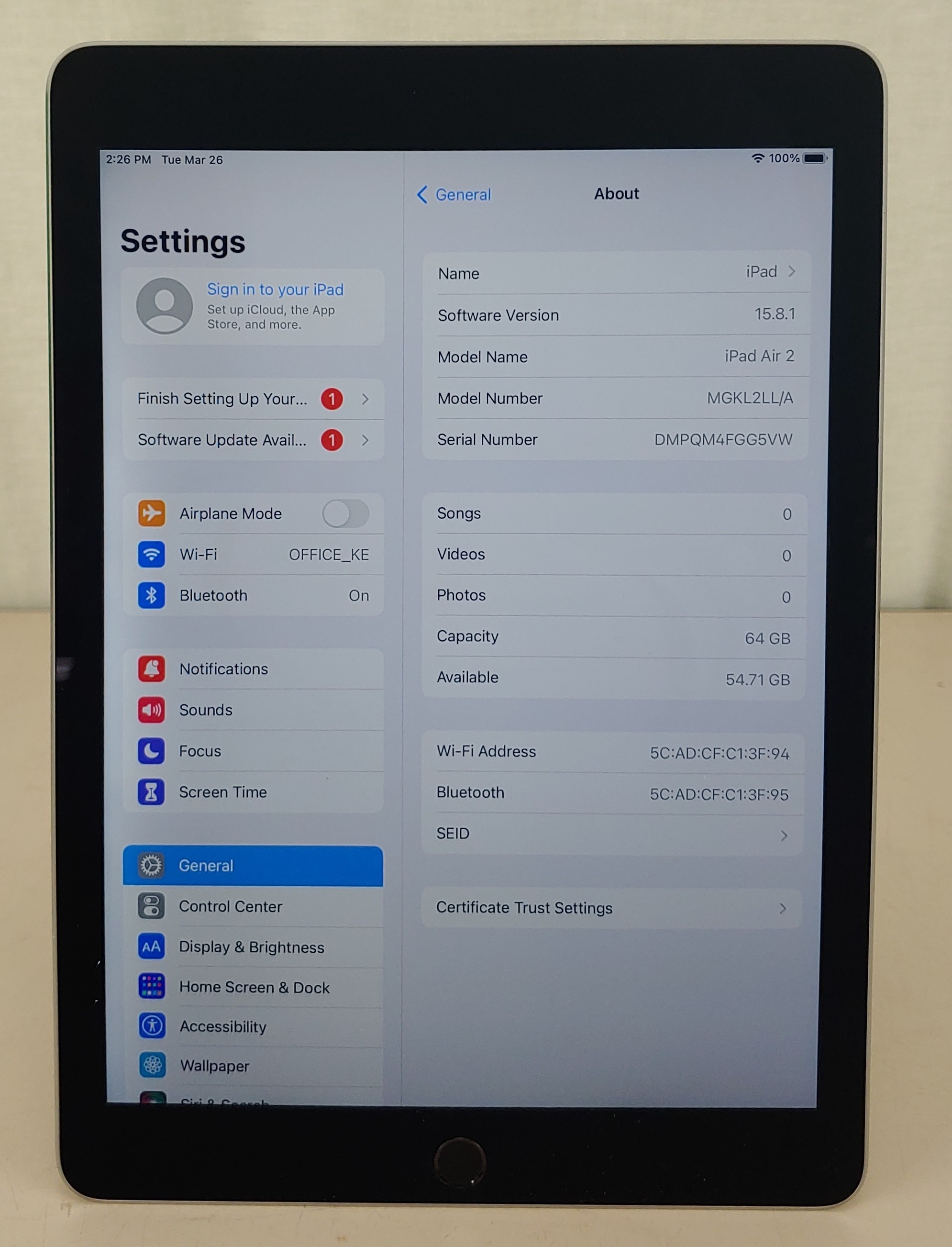 Apple iPad Air 2 64GB WIFI 9.7in Space Gray MGKl2LL-A