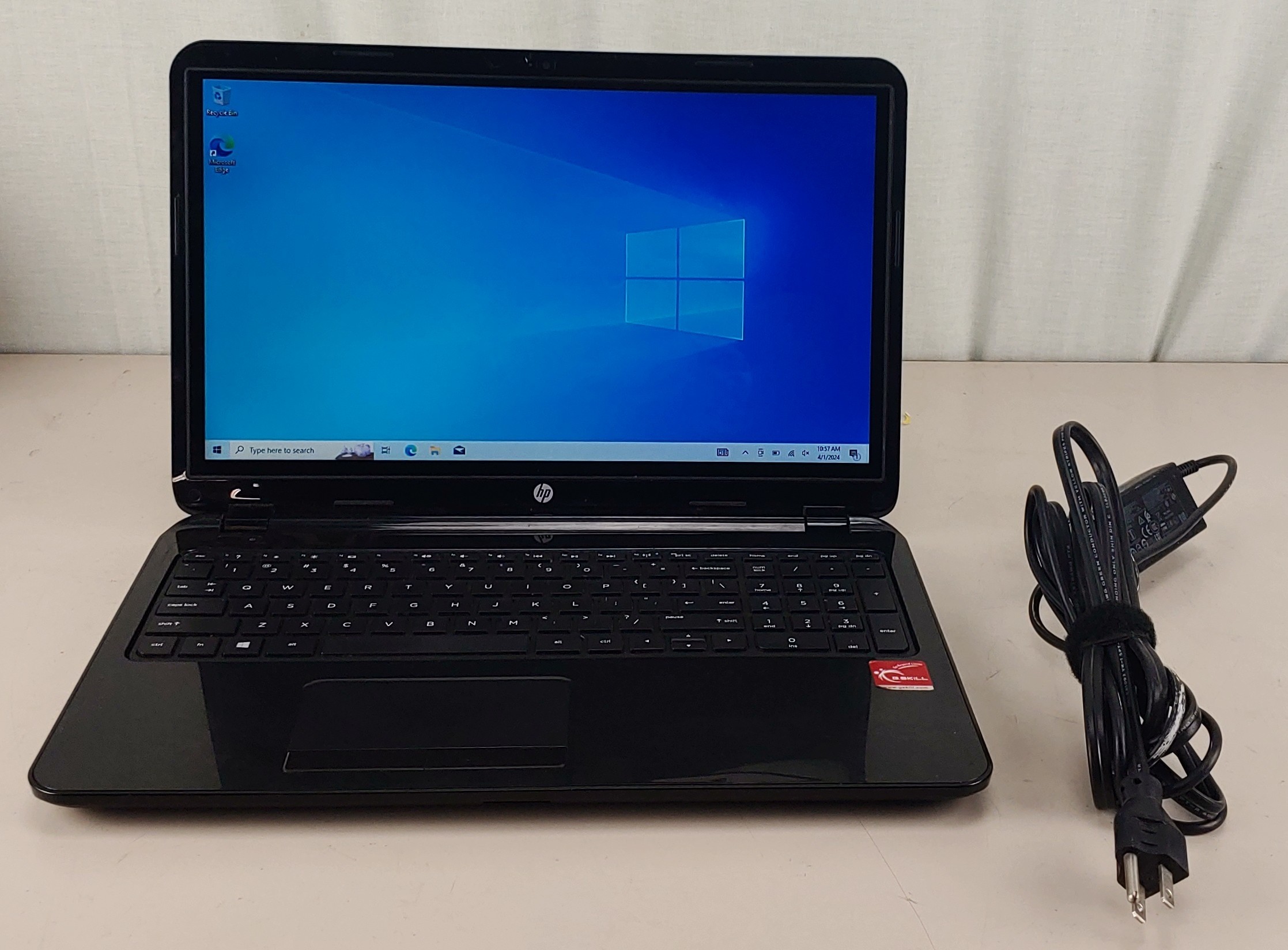 HP TS AMD A8-6410 APU + Radeon RS 8GB 750GB HDD Win 10 ACT