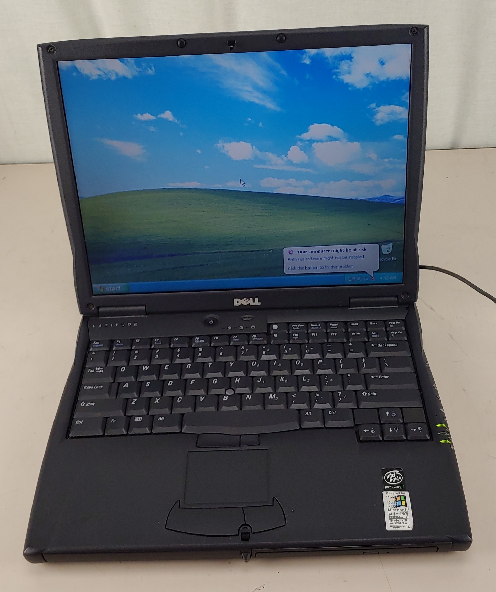 Dell Latitude C600 6GB HDD 256MB RAM Pentium III 750MHz Windows XP