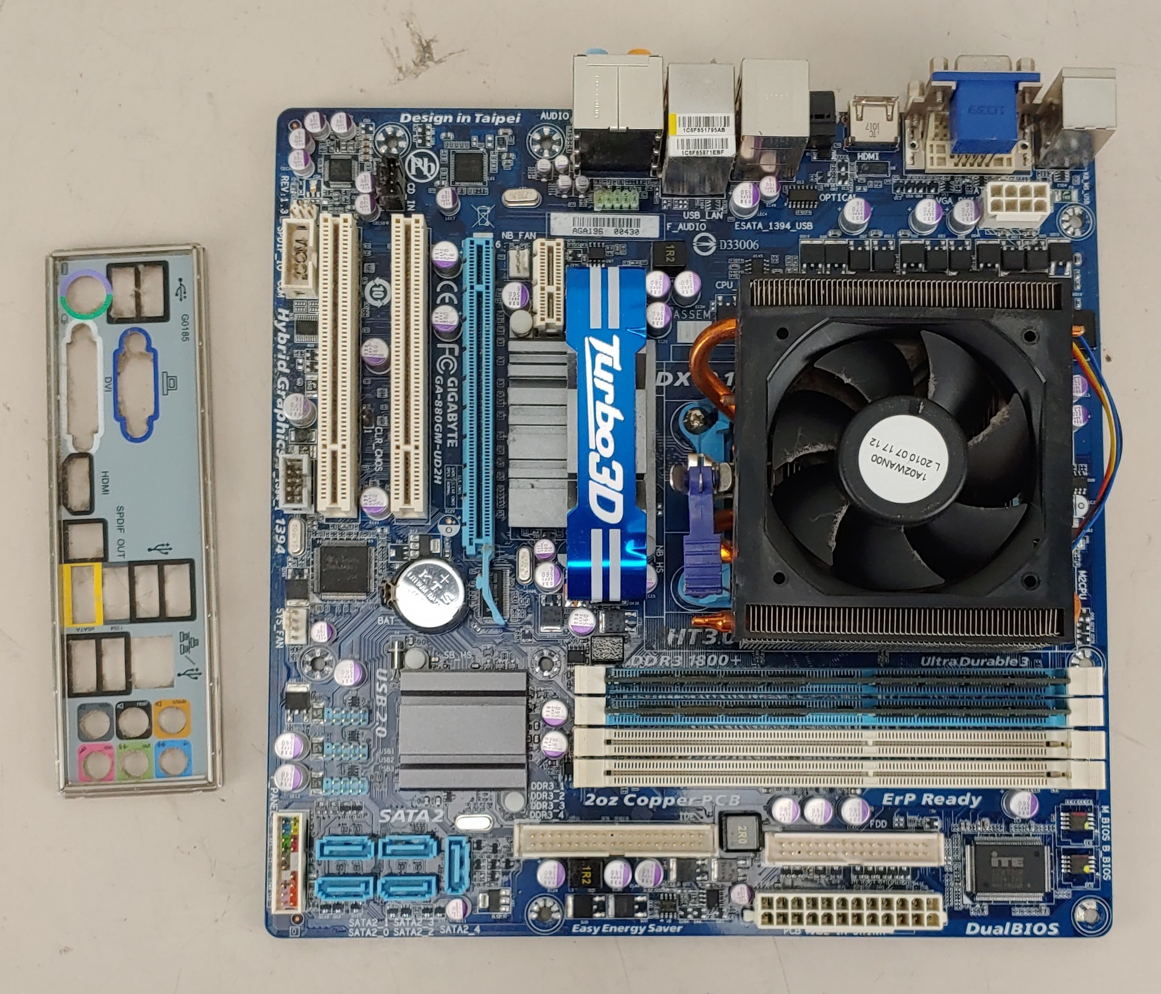 Gigabyte GA-880GM-UD2H Motherboard AMD Phenom II x4 965 8GB RAM