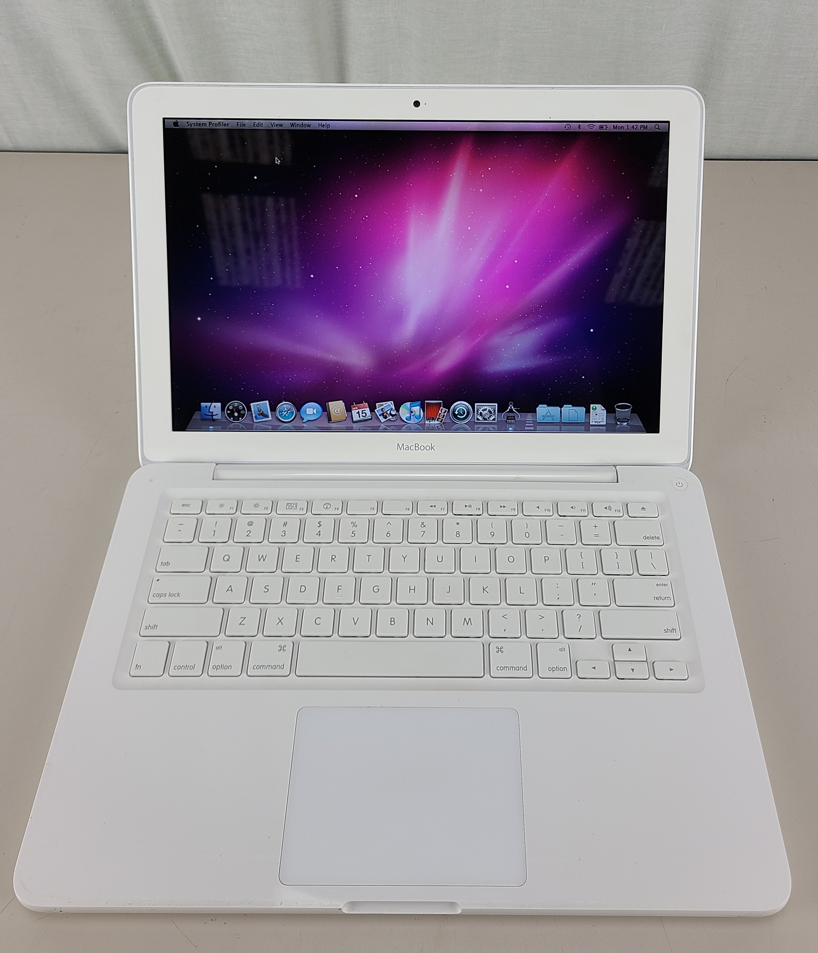 Apple Macbook A1342 Mid-2010 C2D 2.4GHz 8GB 250GB HDD GeForce 320M