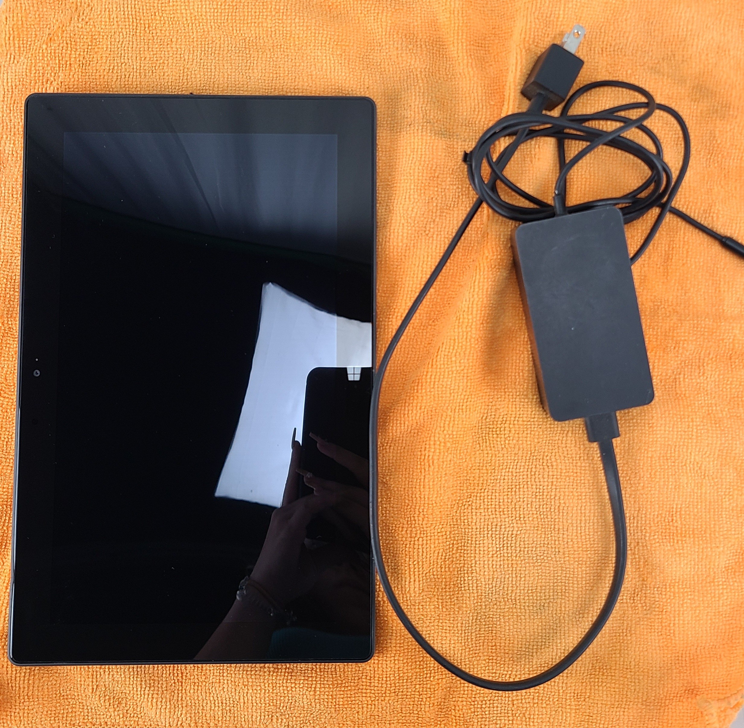 Microsoft Surface RT NVIDIA Tegra 3 Quad Core 2GB 28GB WIN 10 PRO