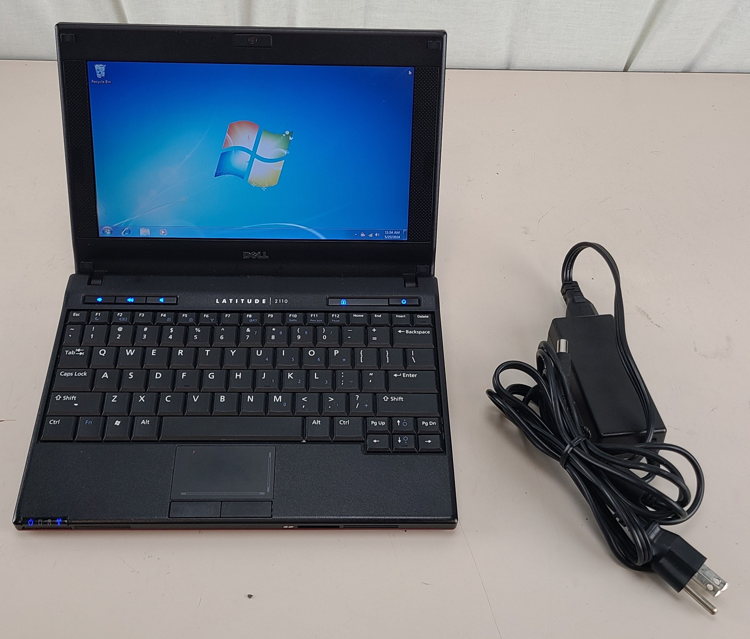 Dell Latitude 2110 Intel Atom N470 2GB 160GB HDD WIN 7