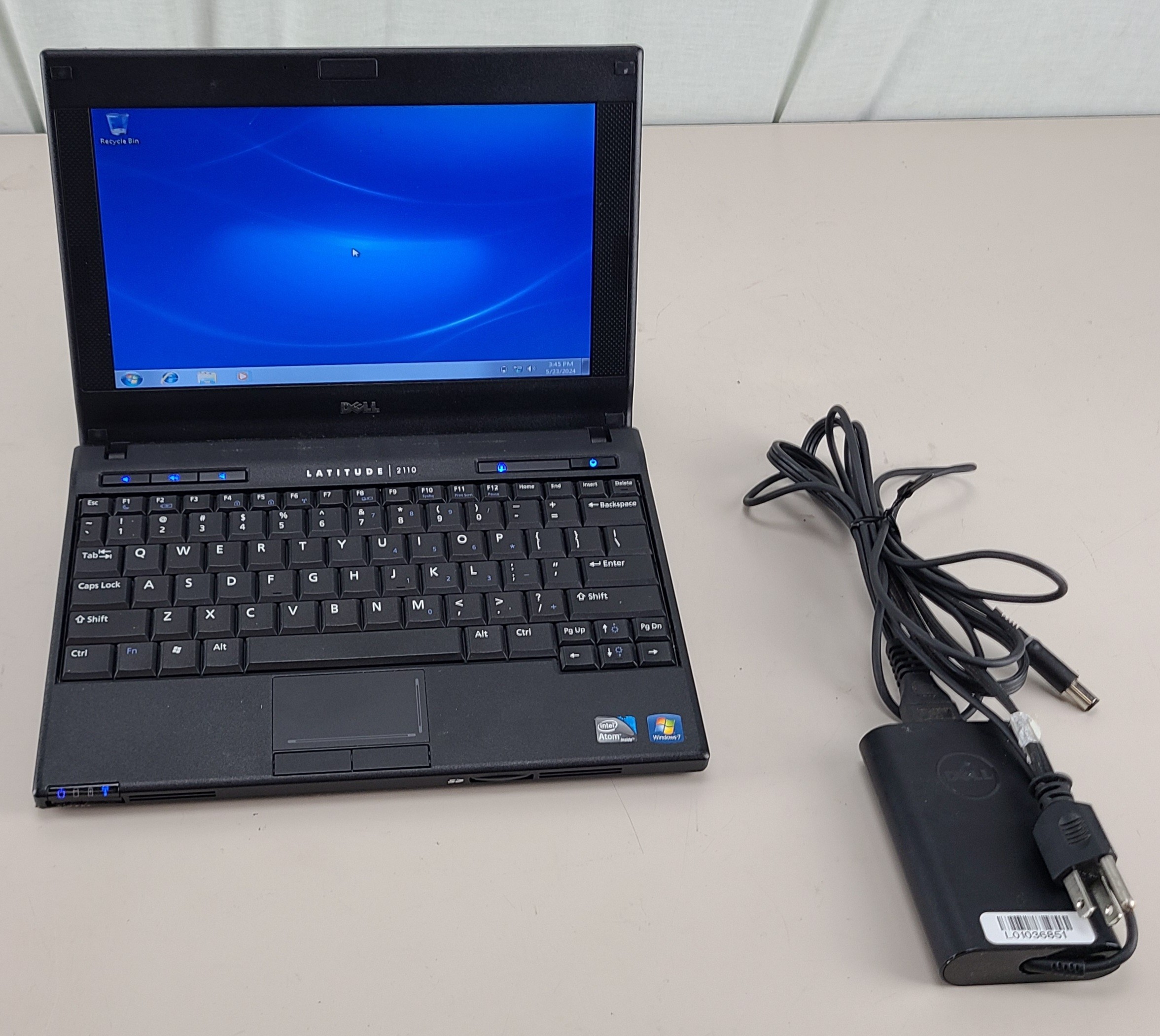 Dell Latitude 2110 Intel Atom N470 1GB 320GB HDD WIN 7