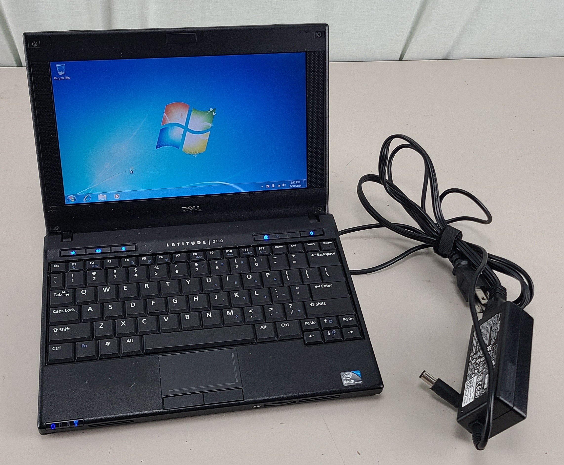 Dell Latitude 2110 Intel Atom N470 2GB 160GB HDD WIN 7 PRO