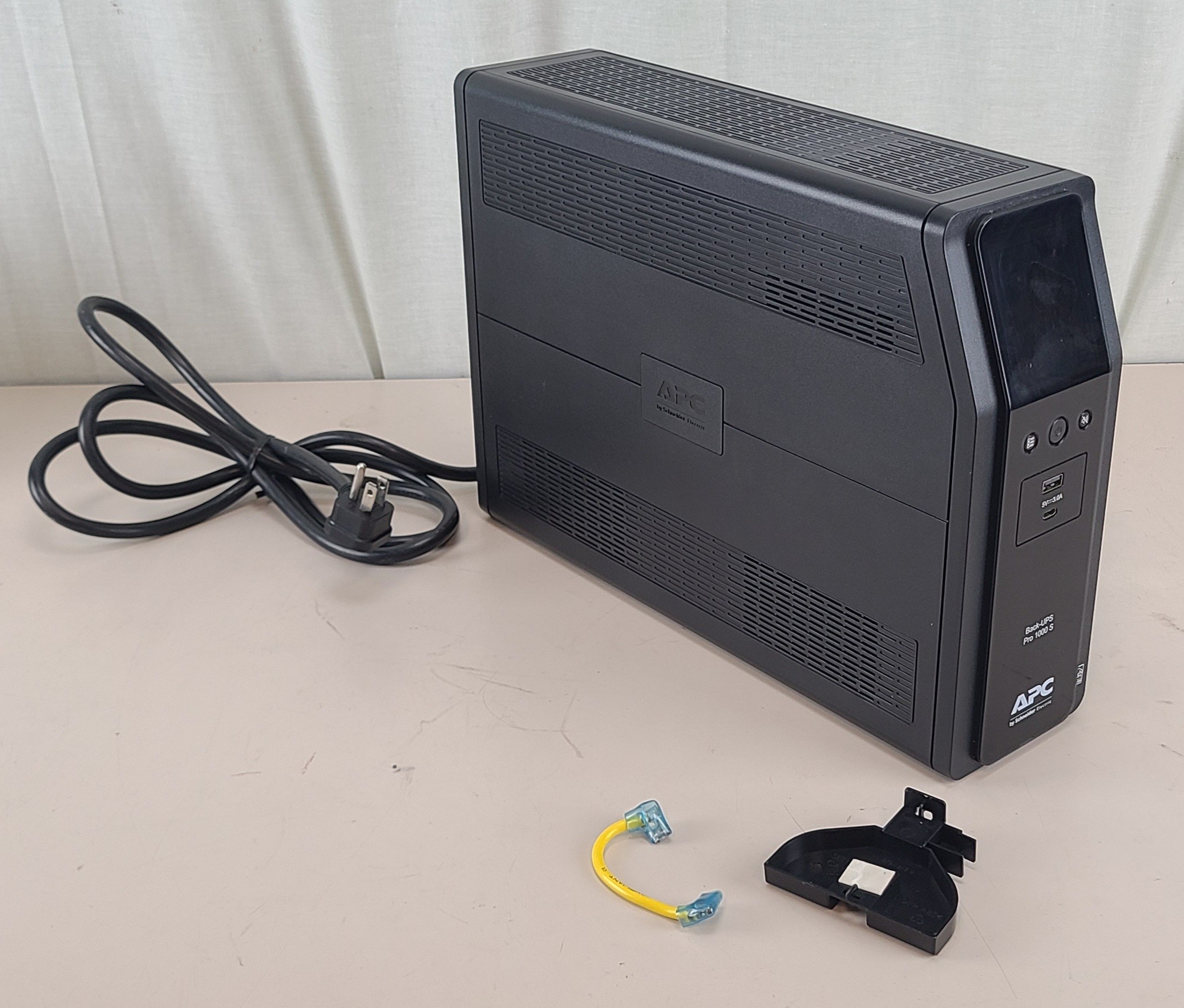 APC Back-UPS Pro 1000 S Battery Backup BR1000MS 10 Outlet NO BATTERY