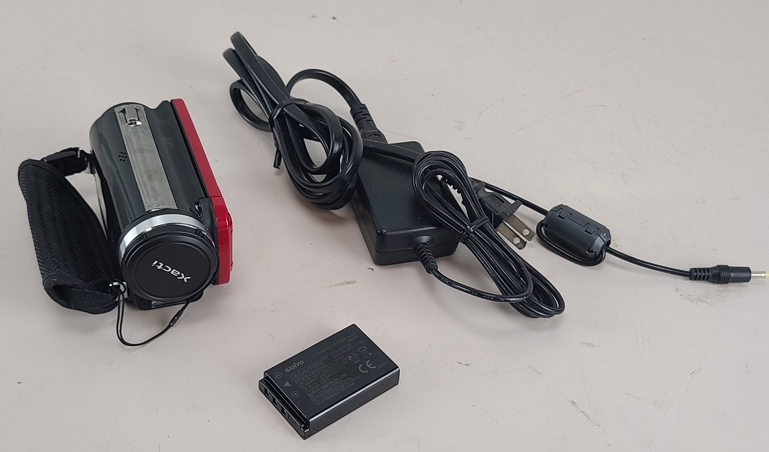 Sanyo Xacti VPC-ZH1R Camcorder