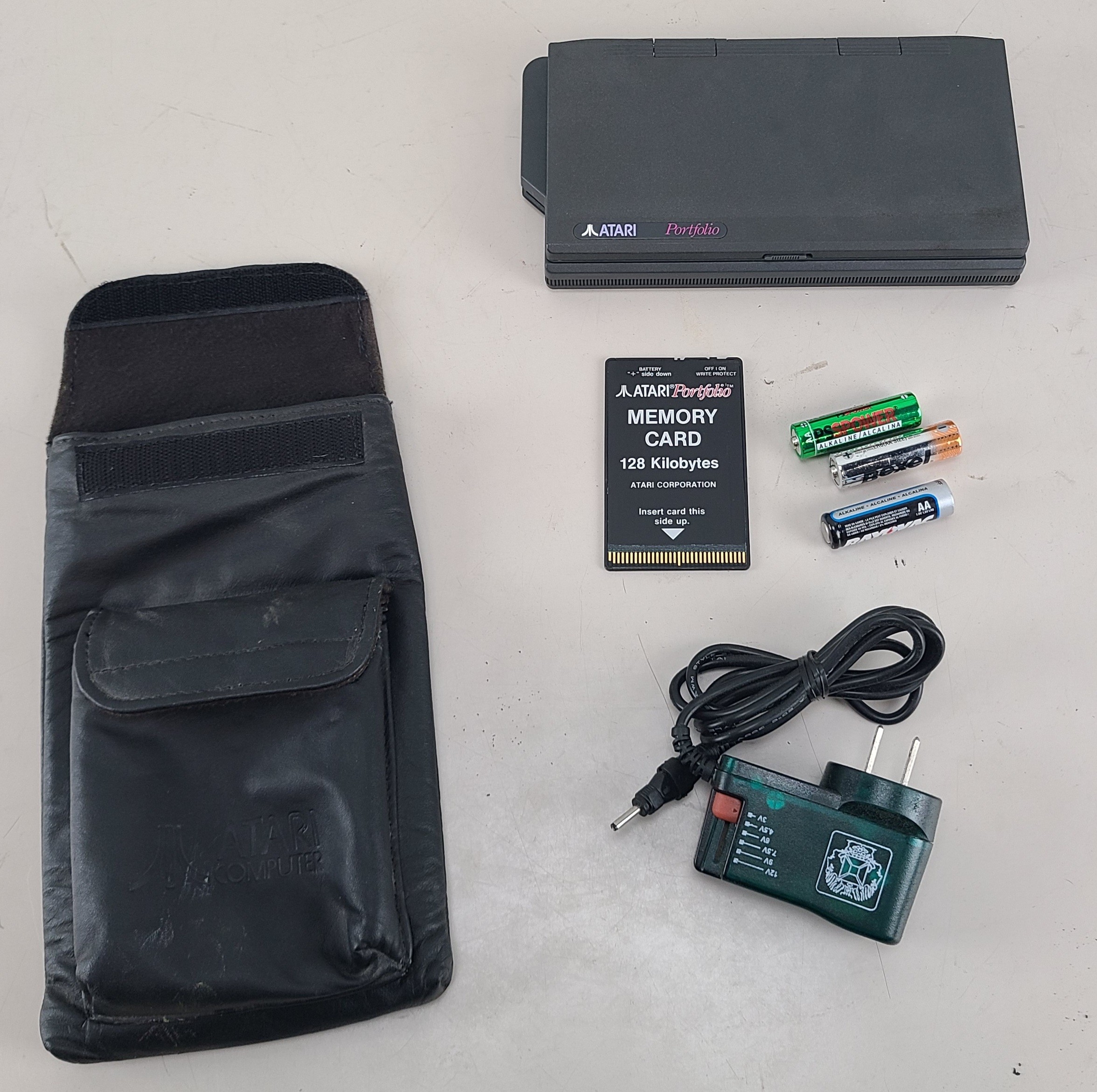 Atari Portfolio HPC-004 16 Bit Personal Computer 