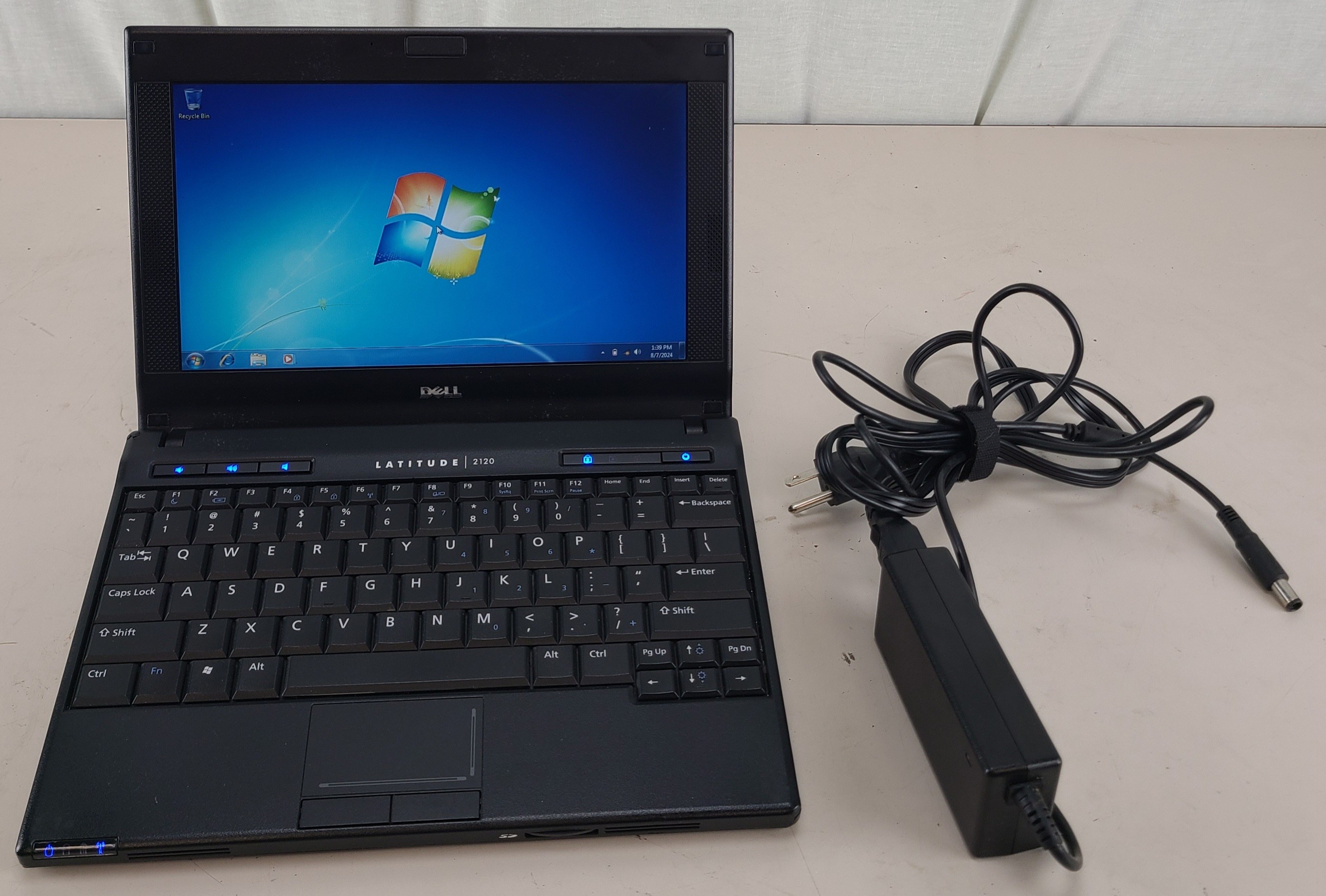 Dell Latitude 2120 Intel Atom N455 2GB 320GB HDD WIN 7 PRO