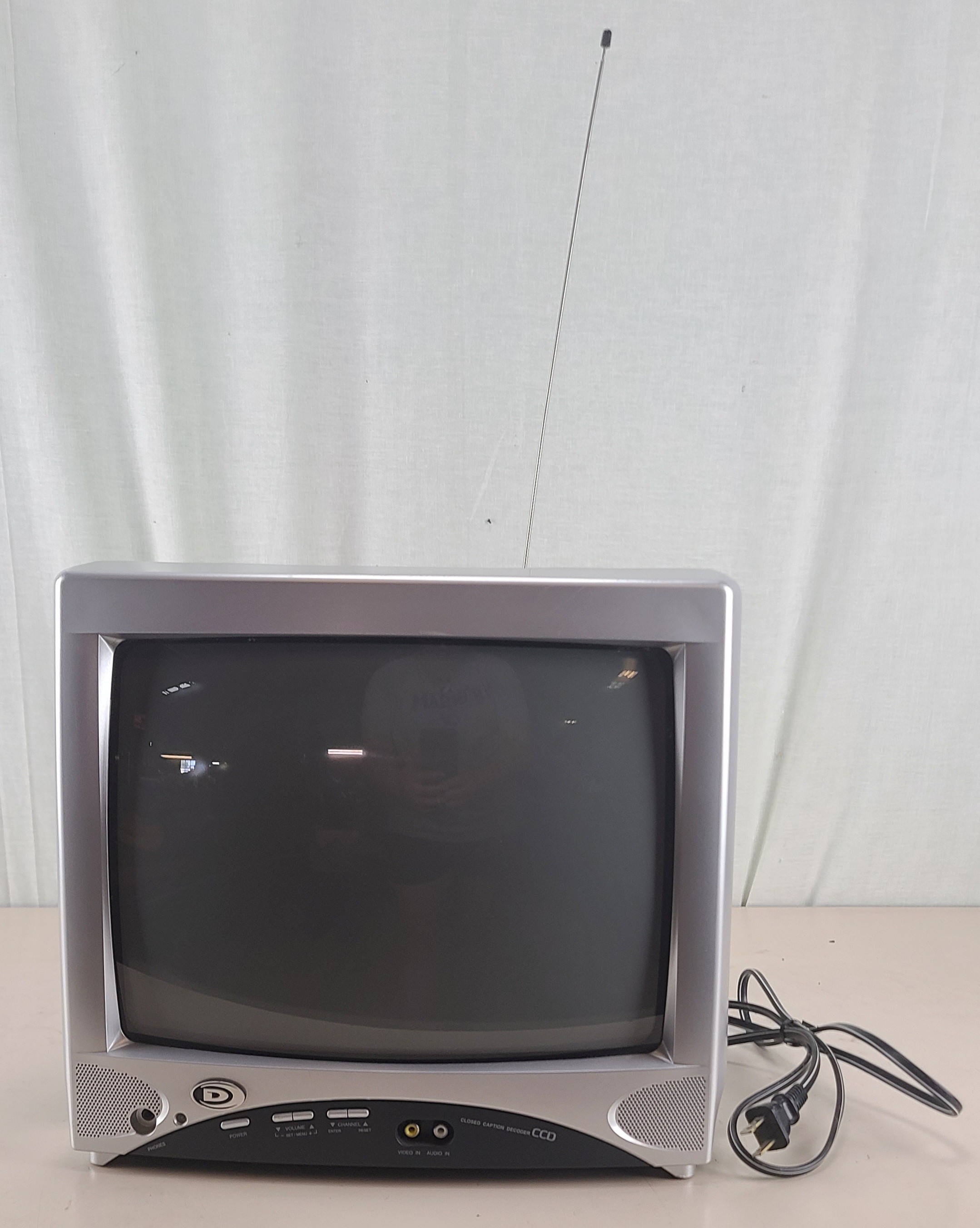 Vintage DURABRAND 13" Color TV DU1301 CRT Gaming TV No Remote