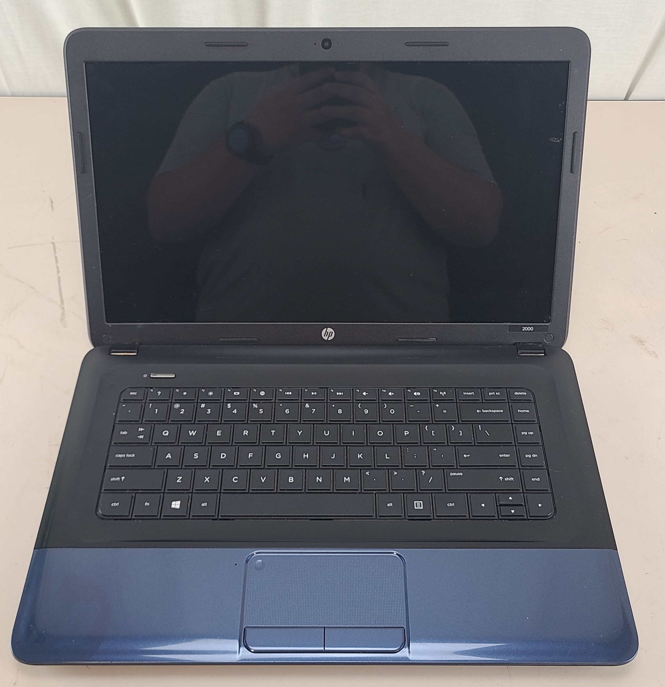 For Parts HP 2000 Notebook AMD E-300 APU 4GB 500GB HDD NO BATTERY/OS