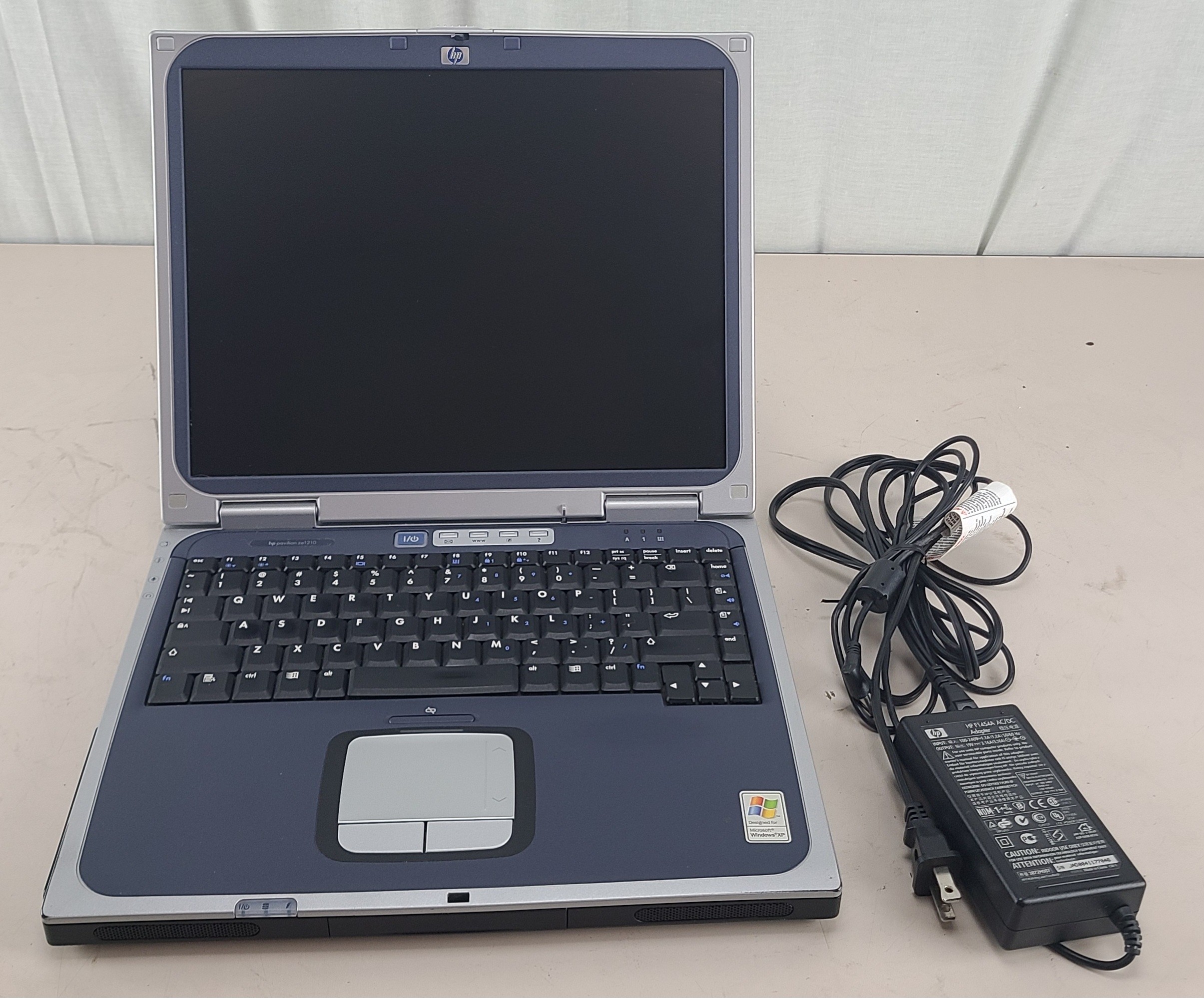 FOR PARTS HP Pavilion ze1210 AMD Athlon 768MB 120GB HDD BAD BATTERY NO OS