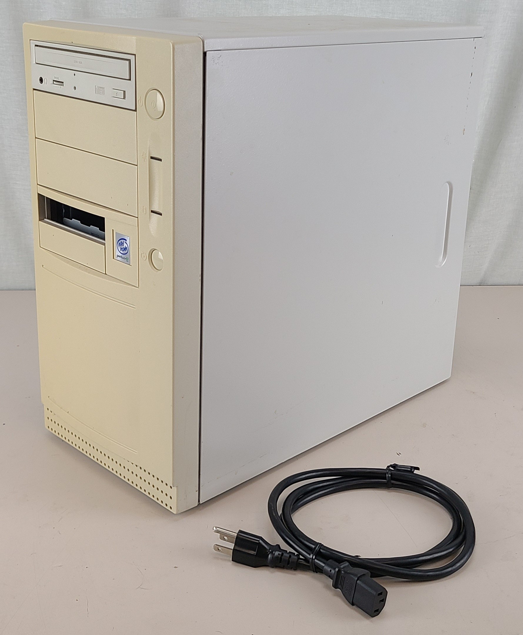 Vintage Clone Pentium III 256MB 20.5GB HDD Diamond Stealth 3D 2000 NO OS