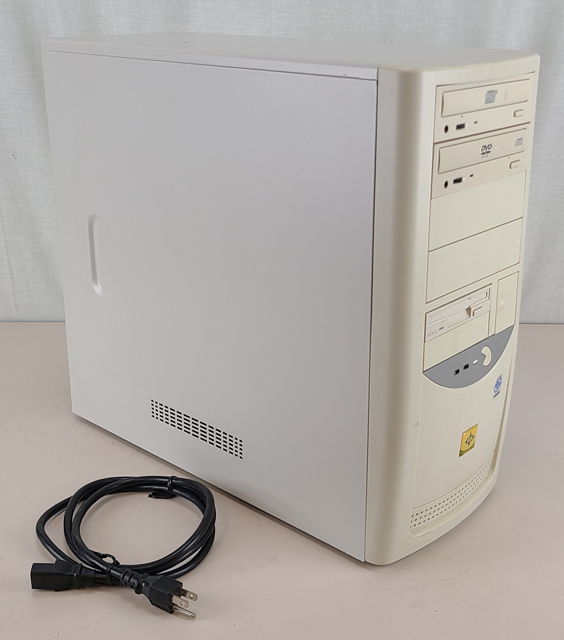 Vintage Clone Intel Celeron 384MB 40GB HDD 1.44 Floppy WIN XP PRO SP3