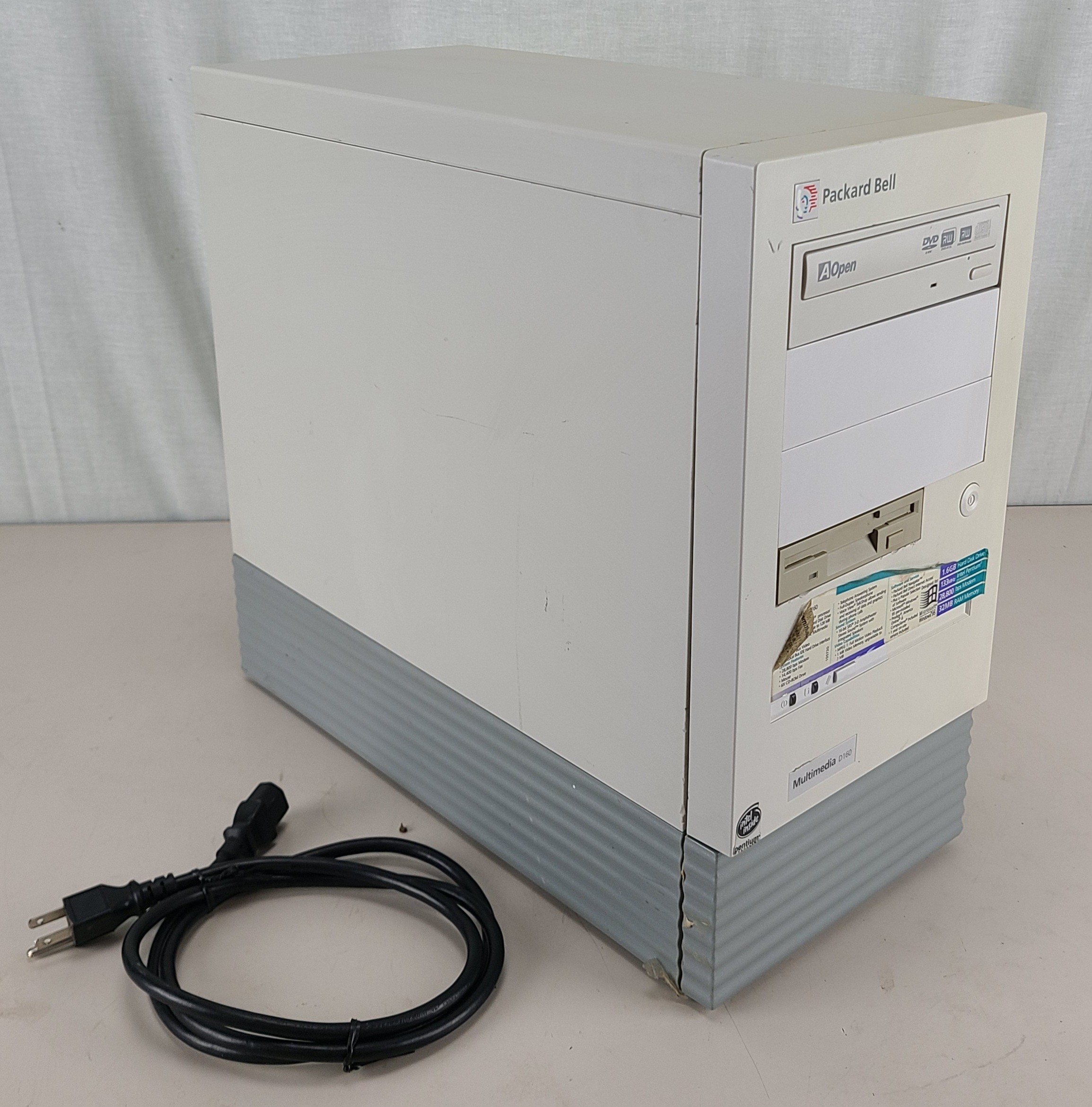 Vintage Packard Bell Multimedia D160 Pentium 32GB 2GB HDD WIN 95