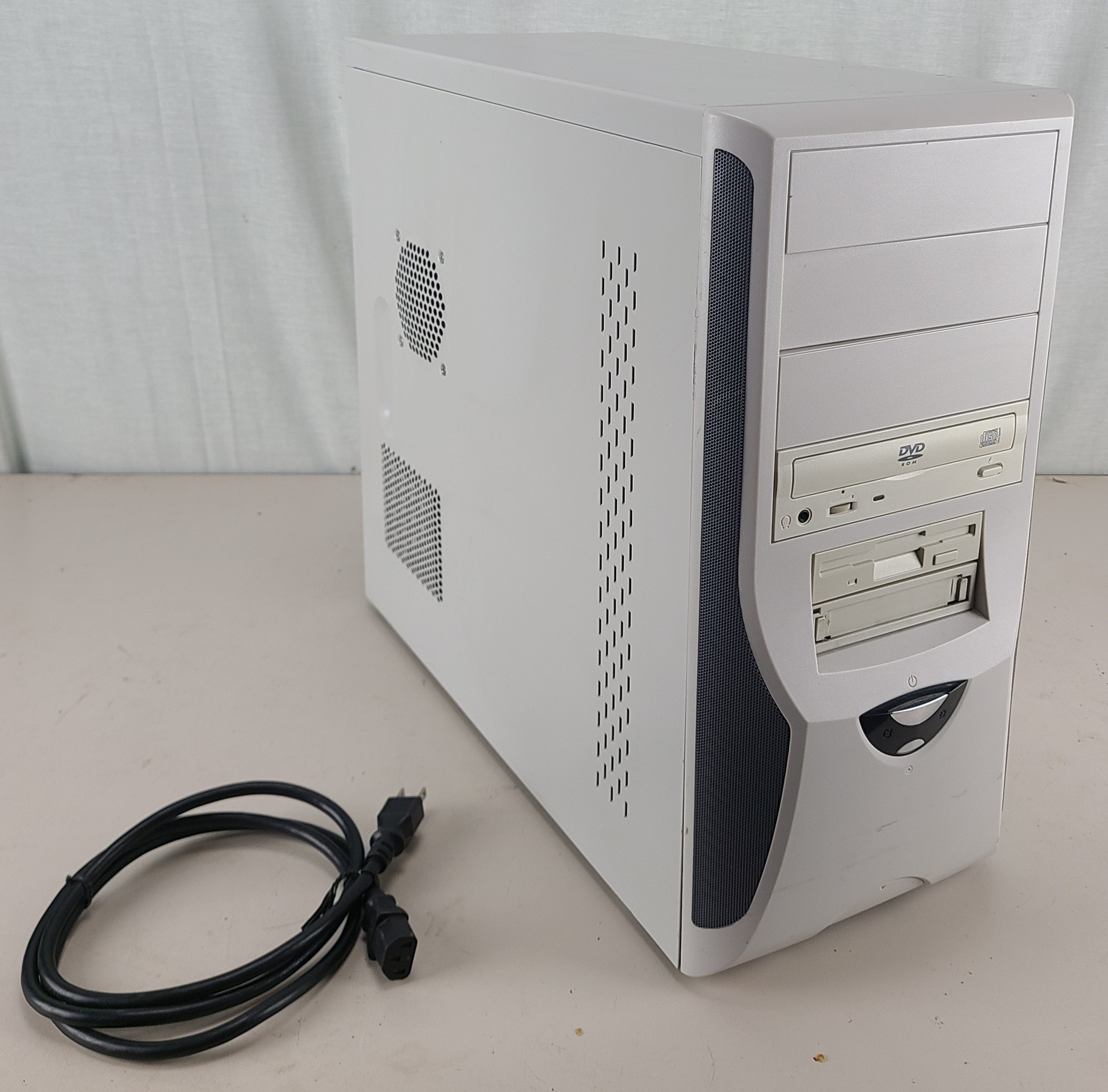 Vintage Clone Intel P4 3.2GHz 2GB 120GB HDD WIN XP PRO