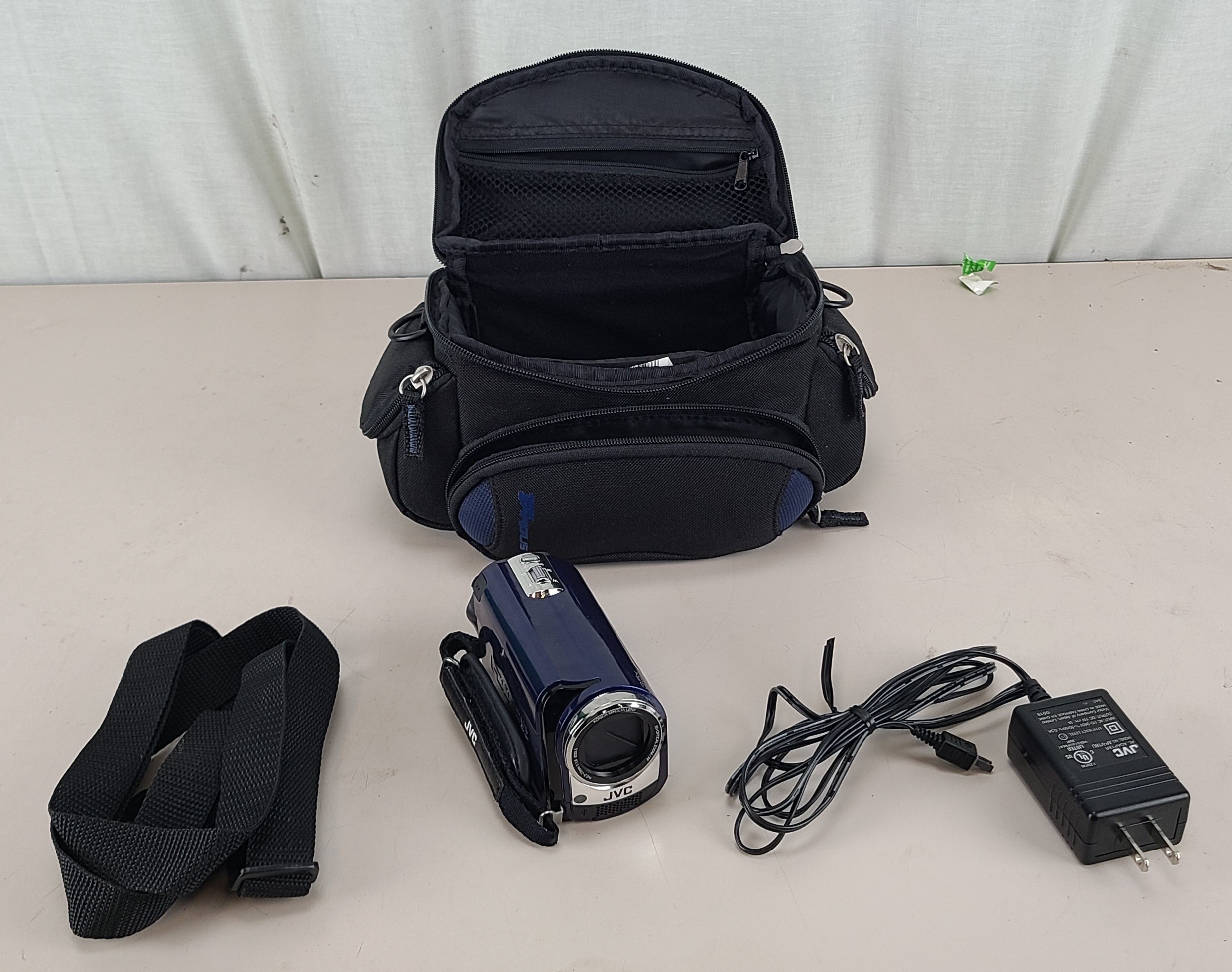 JVC Everio GZ-MG330AU Hard Disk Camcorder