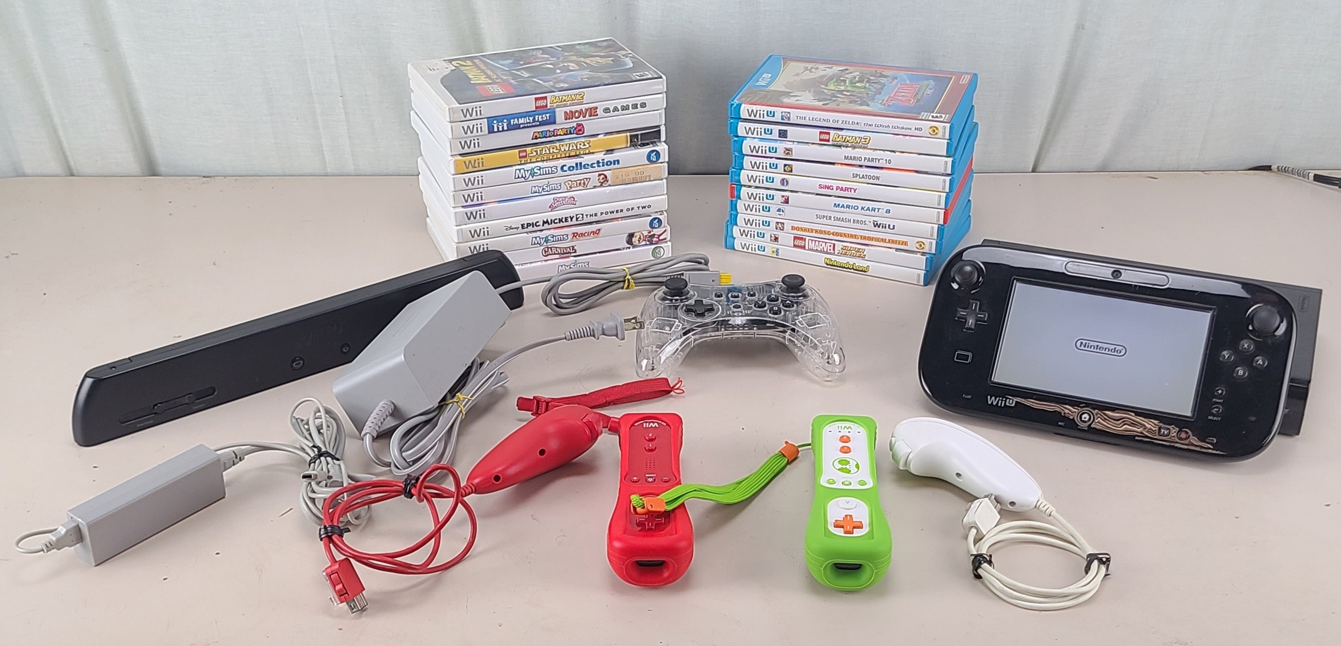Nintendo Wii U Console Bundle TESTED w/ 21 Games, Controllers, Nunchucks, etc.