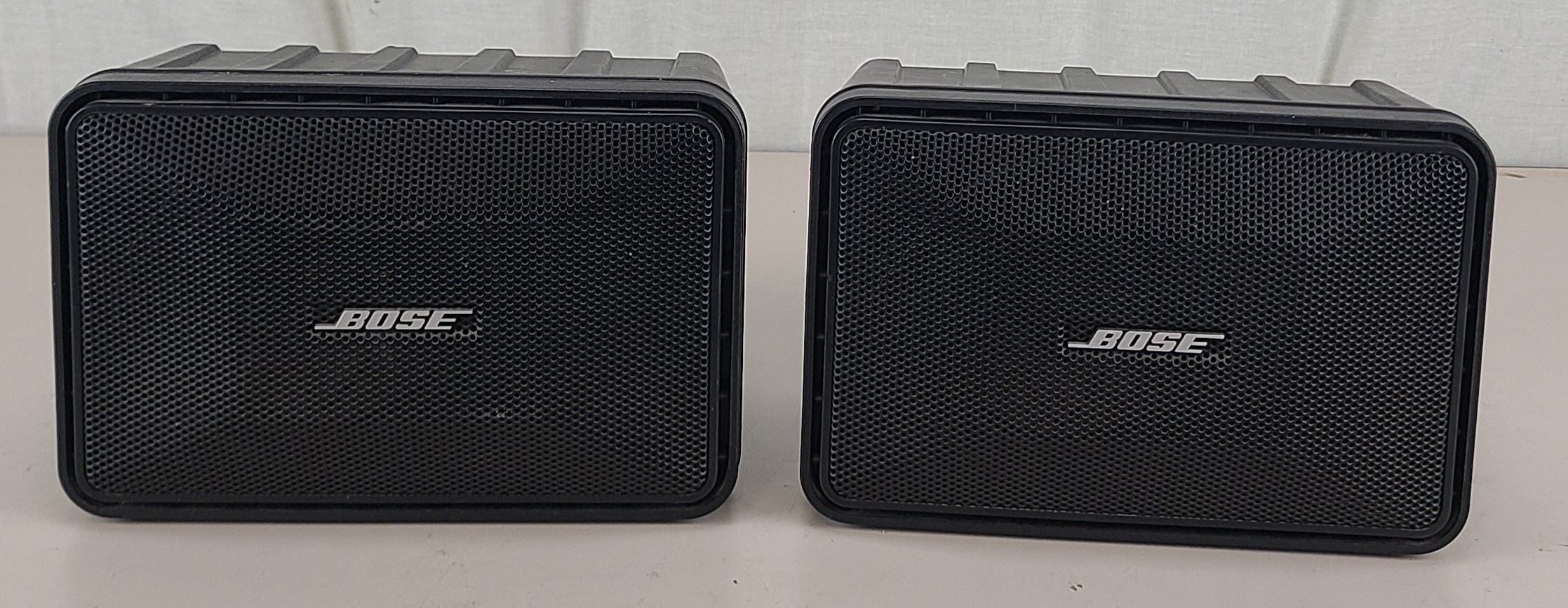 Pair of Bose 101 Series II Music Monitor Speakers Indoor/Outdoor 40W