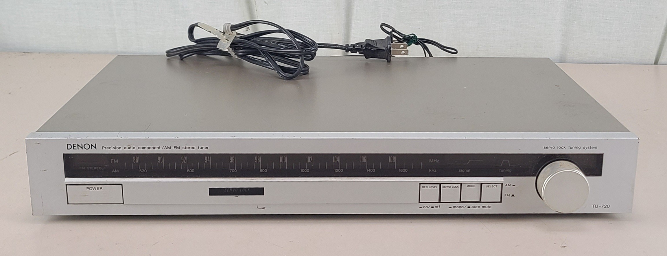 Vintage Denon TU-720 Precision AM/FM Tuner