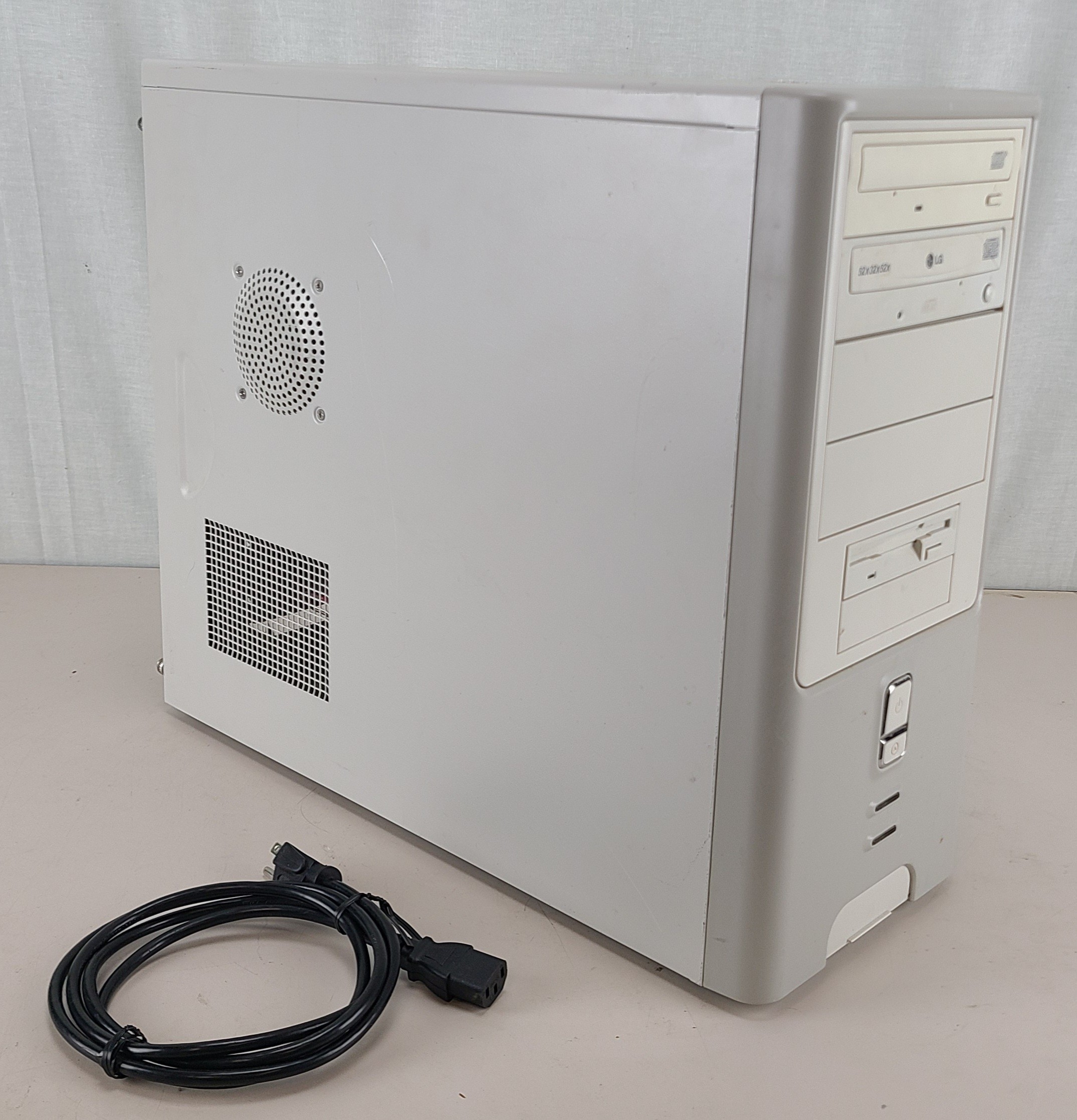 Unbranded CPU Intel Celeron 2.50GHz 768MB RAM NO HDD/CADDY/OS