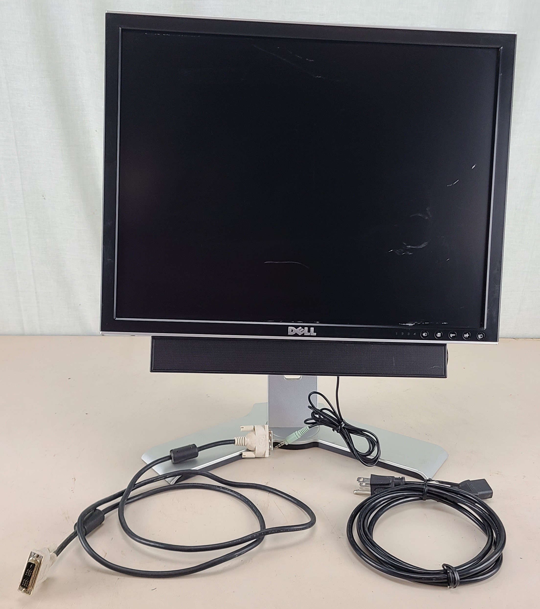 Dell 2007FPb UltraSharp 20" LCD Monitor + Cables