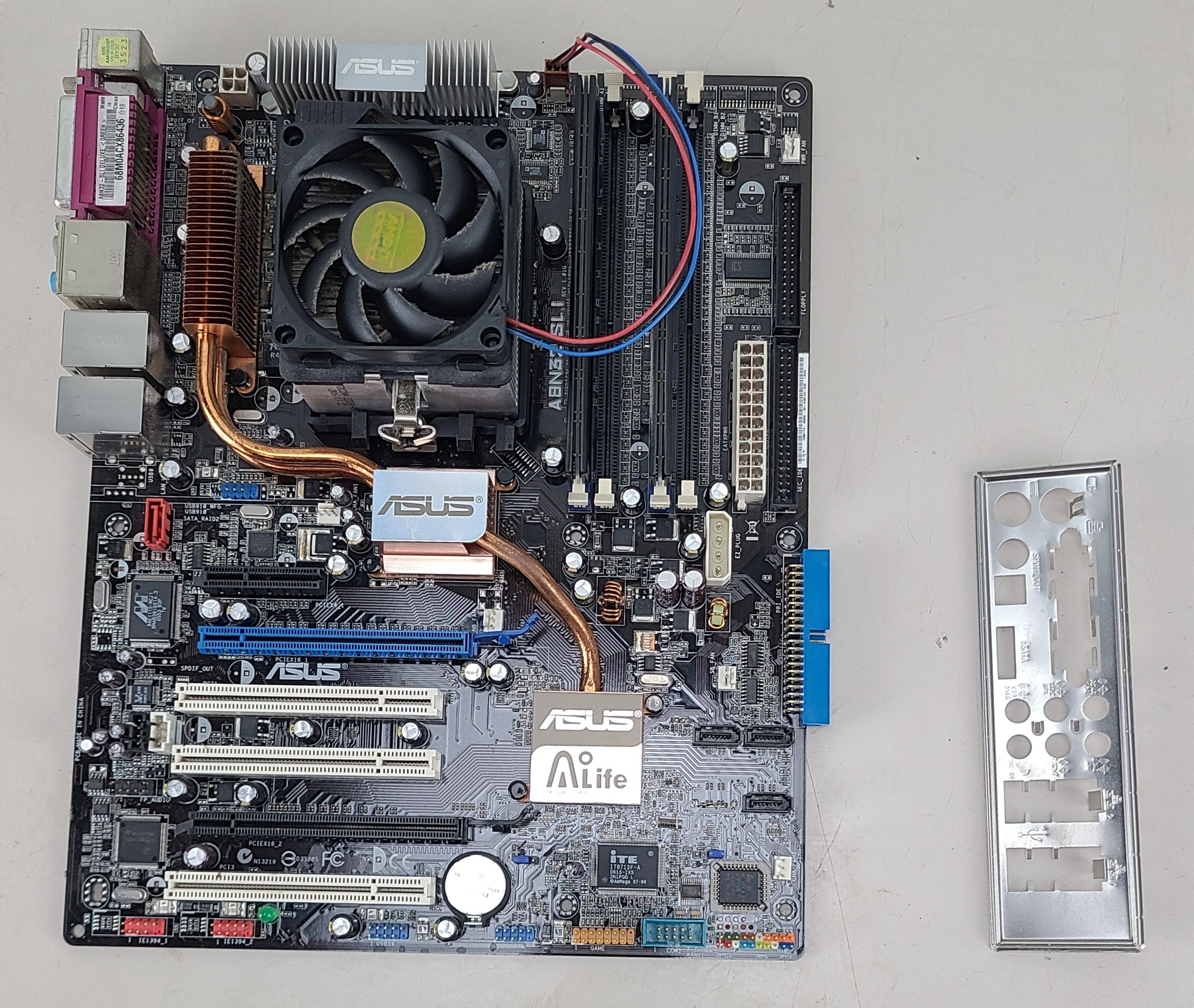 ASUS A8N32-SLI ATX Motherboard w/ 2GB RAM AMD Athlon 64 3800+