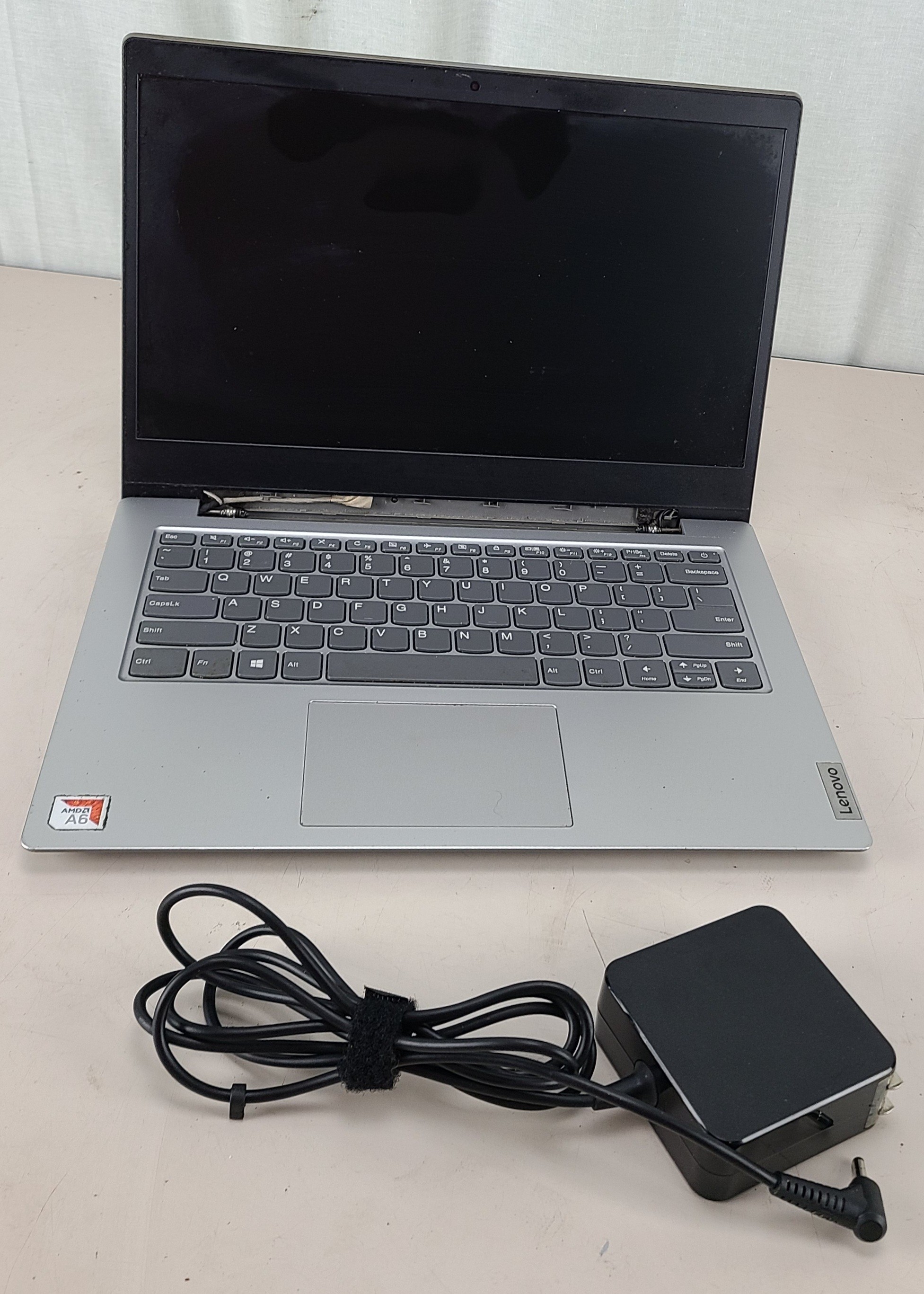 FOR PARTS Lenovo IdeaPad Slim AMD A6-9220e 4GB 64GB HDD WIN 10 HOME