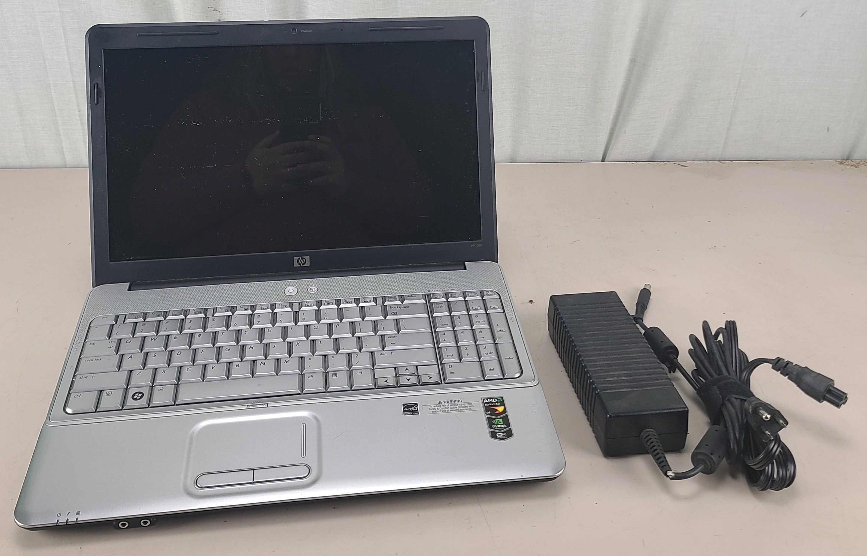 HP G60 AMD Turion Dual Core 4GB 250GB HDD NO OS