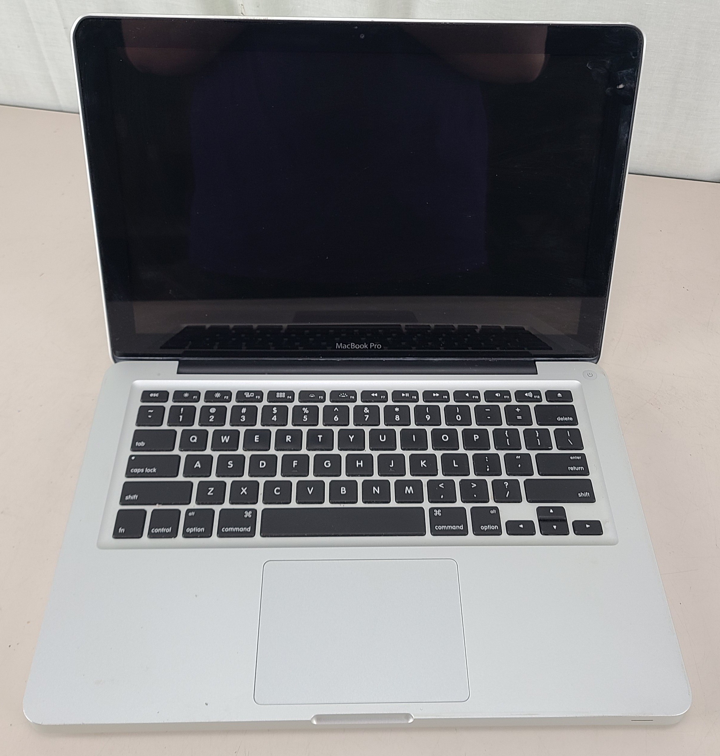 FOR PARTS Apple MacBook Pro Core i5 4GB 500GB HDD OS X 10.8 BAD BATTERY