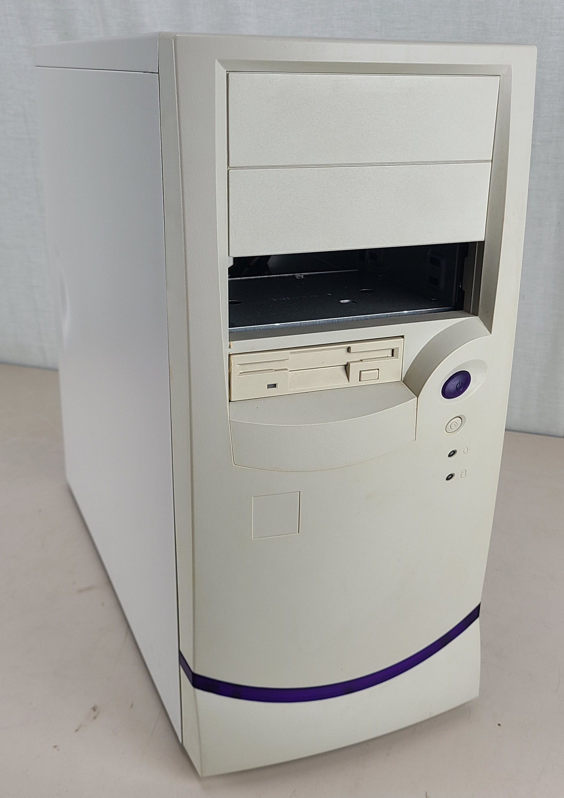 Vintage Unbranded ATX Mid-Tower Computer Case w/ 250W Power Supply + Floppy Drive
