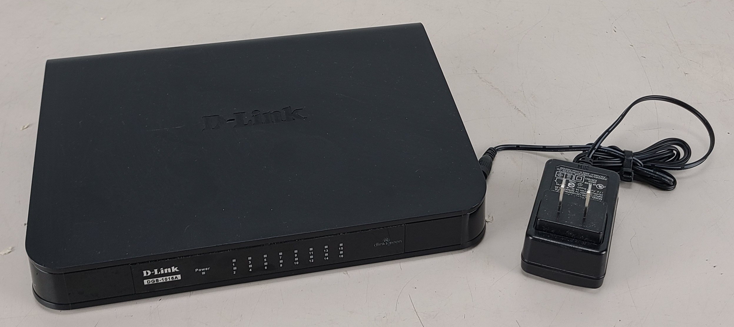 D-Link DGS-1016A 16-Port Gigabit Ethernet Switch w/ Power Adapter