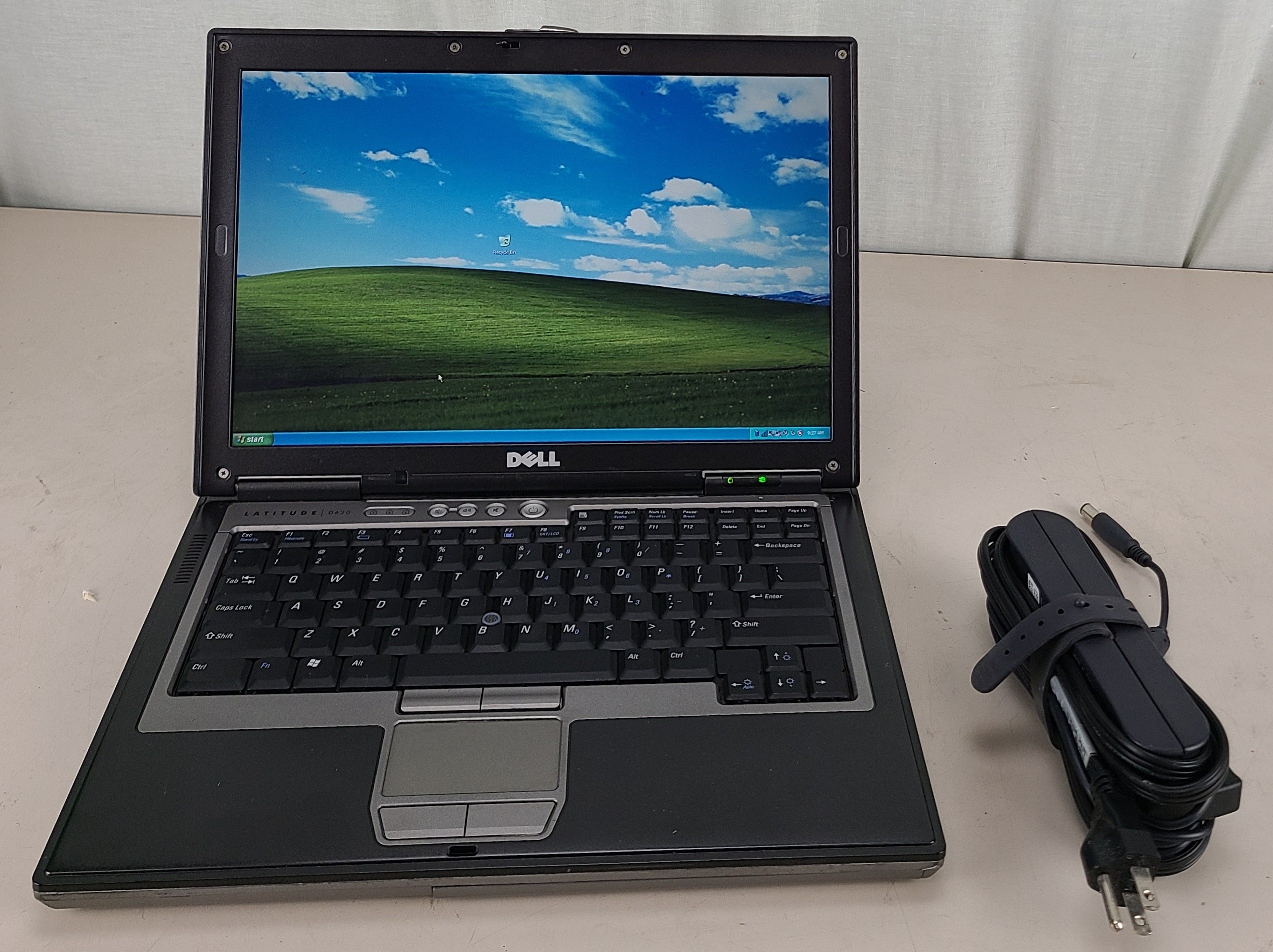 Dell Latitude D620 Laptop Intel CD 2GB 40GB HDD Windows XP Pro SP3