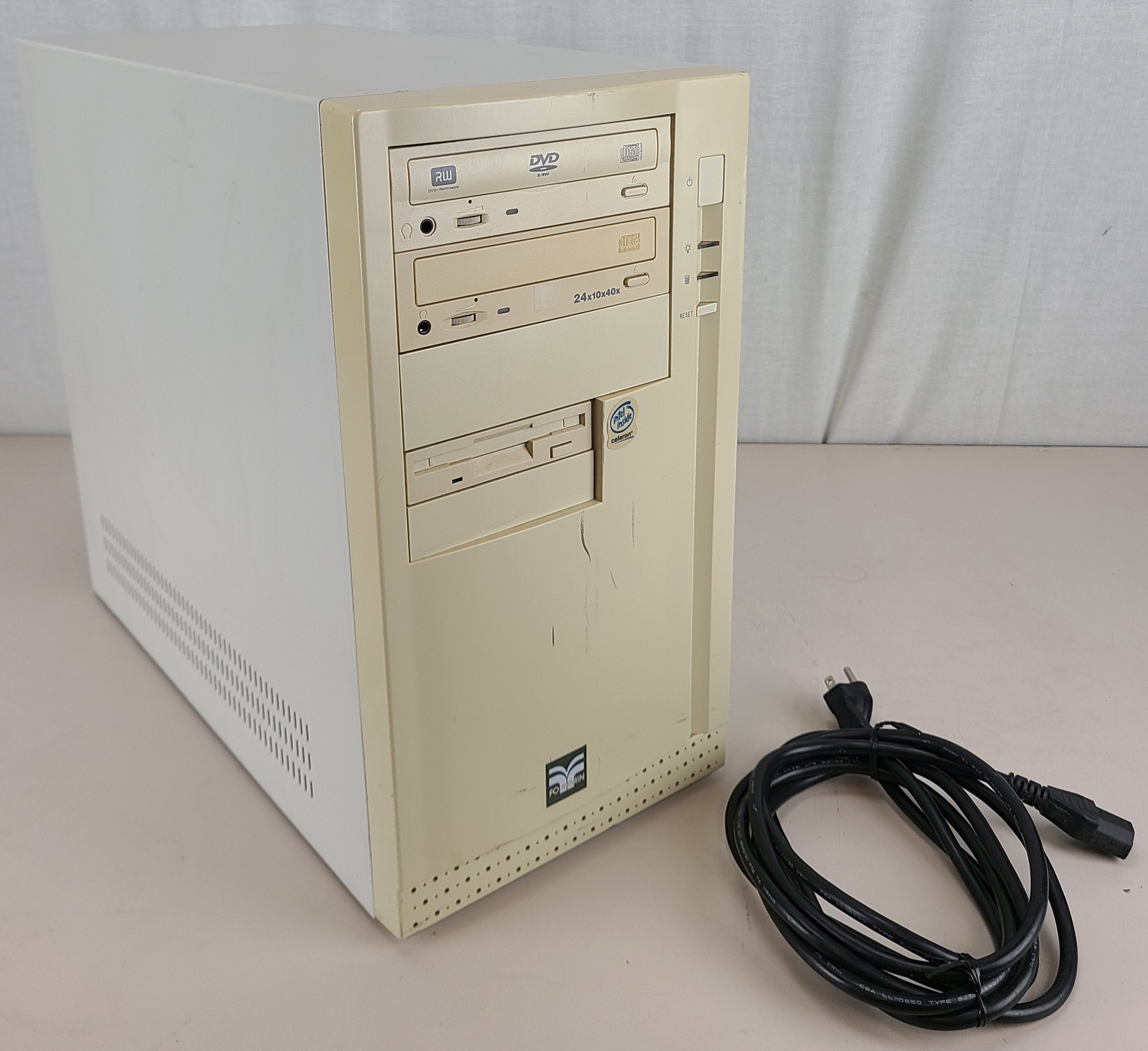 Vintage Unbranded Pentium III PC 512MB 40GB IDE HDD WIN 2000