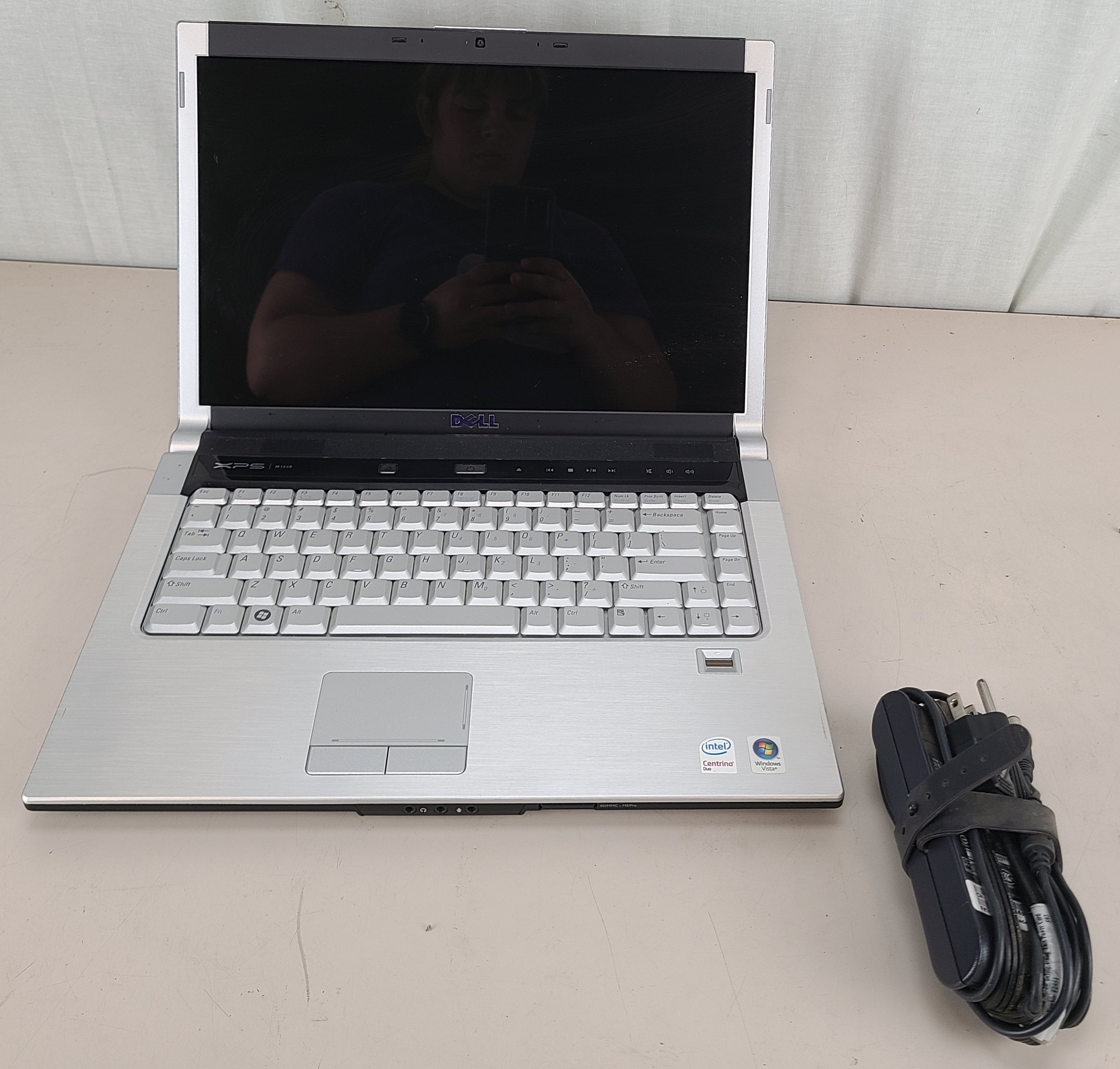 Dell XPS M1530 C2D 1.50GHz 1GB 160GB HDD NO OS BAD BATTERY